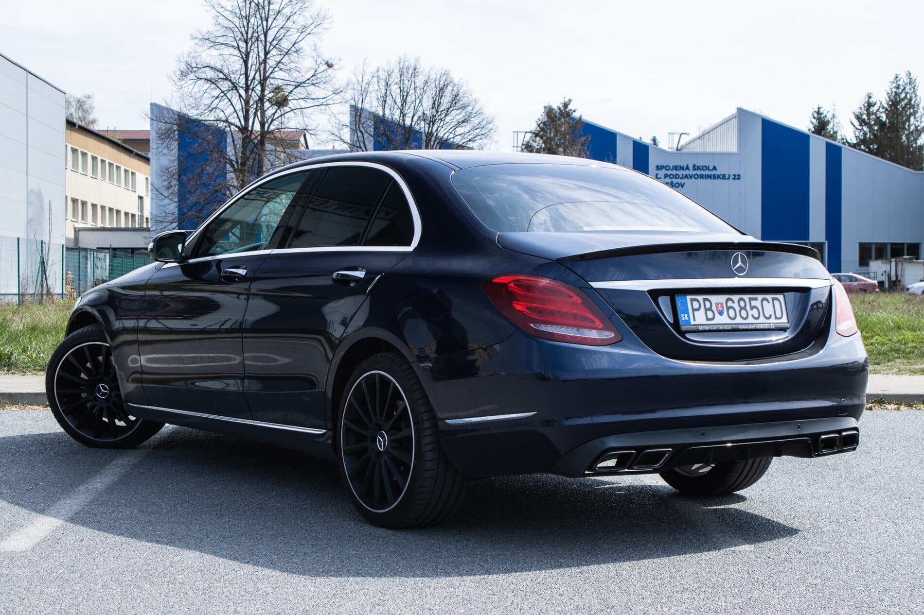 2015 Mercedes-Benz C 400, modrá sedan, 191 643 km
