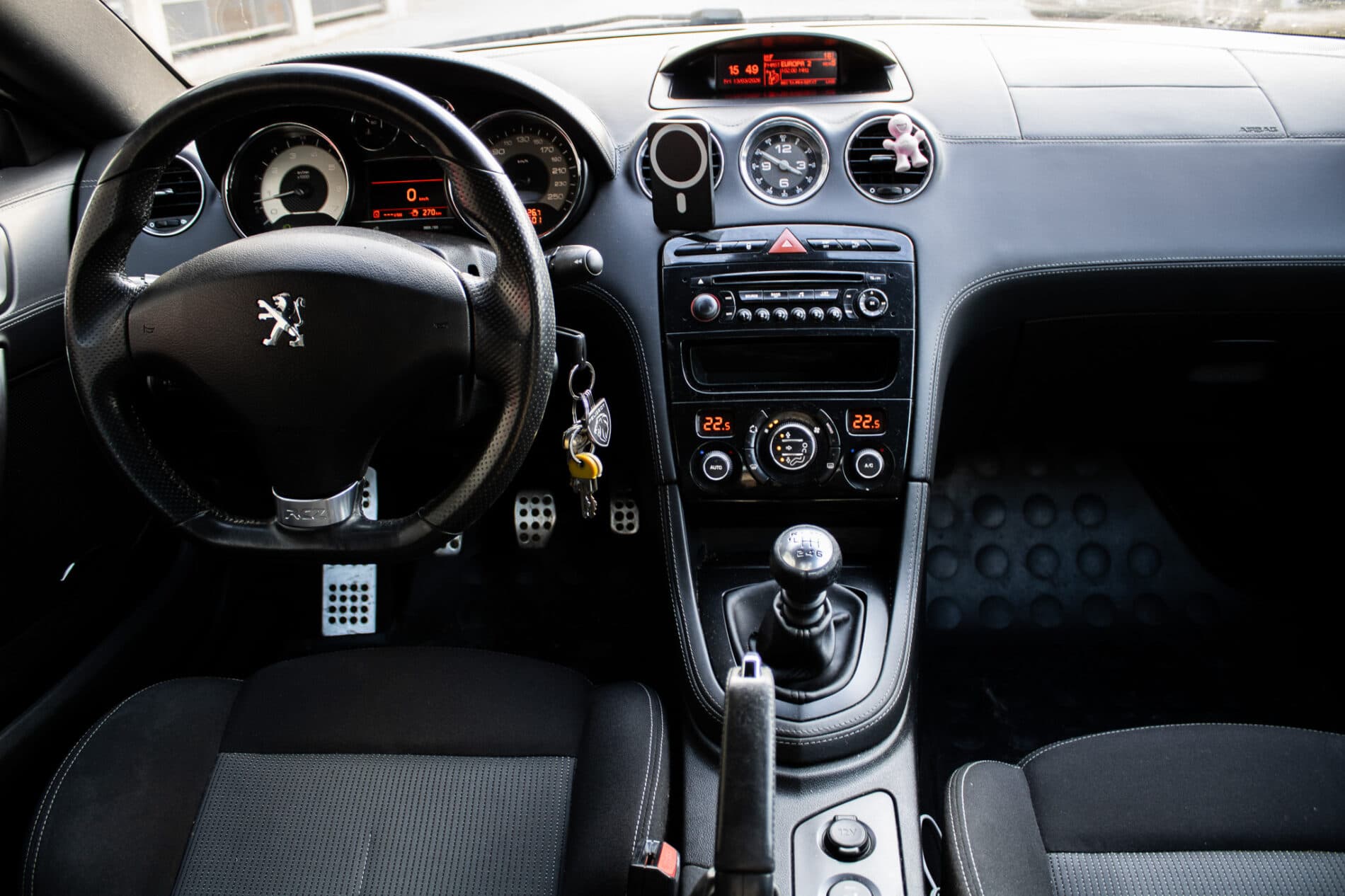 2012 Peugeot RCZ, biela kupé, 171 601 km