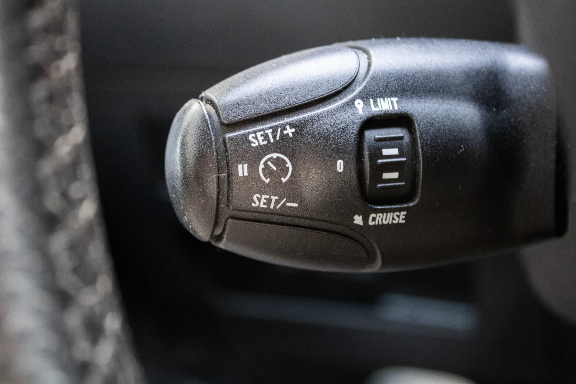 2012 Peugeot RCZ, biela kupé, 171 601 km