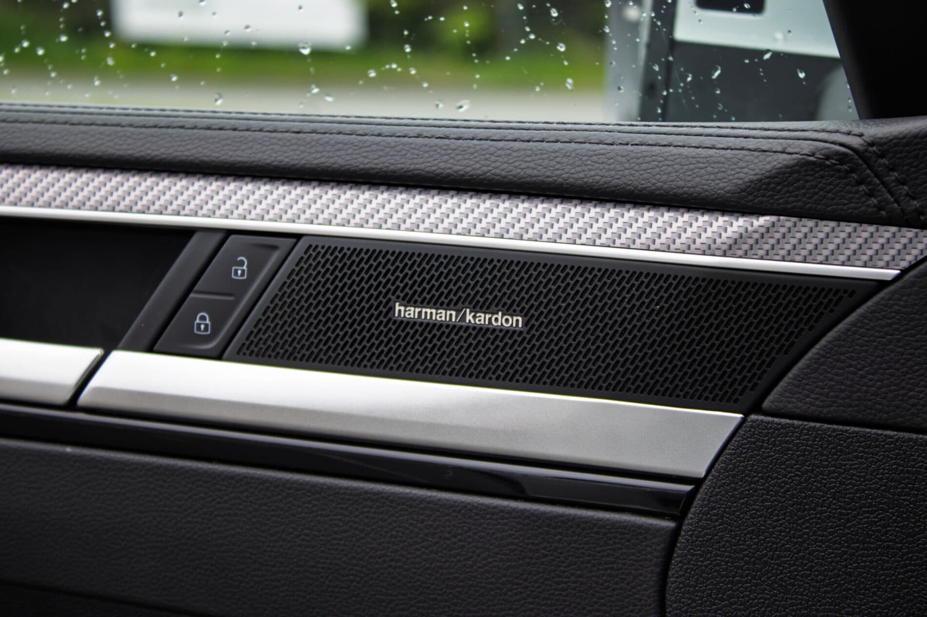 2022 Volkswagen Arteon R, biela kombi, 64 564 km