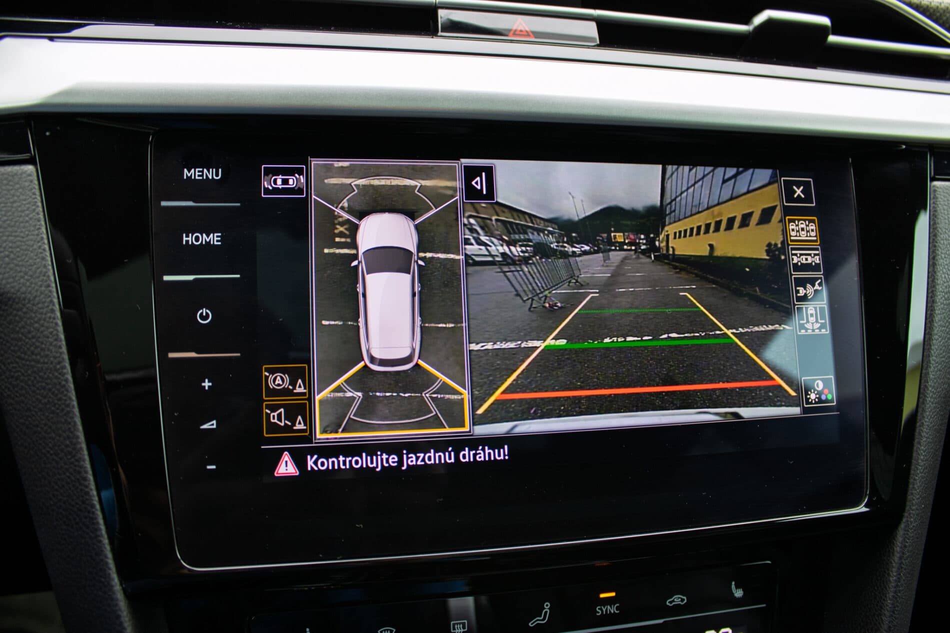 2022 Volkswagen Arteon R, biela kombi, 64 564 km