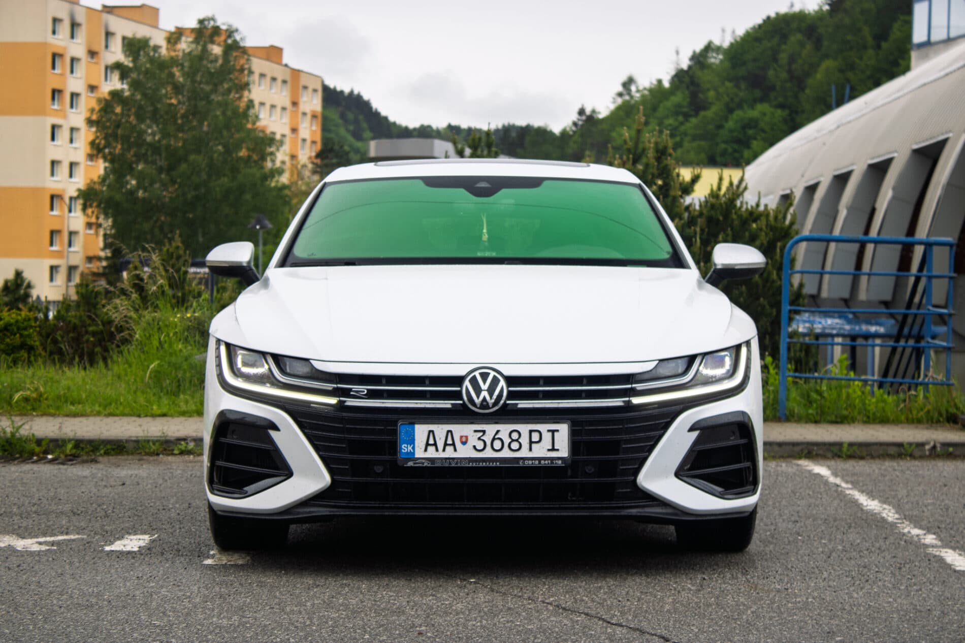 2022 Volkswagen Arteon R, biela kombi, 64 564 km