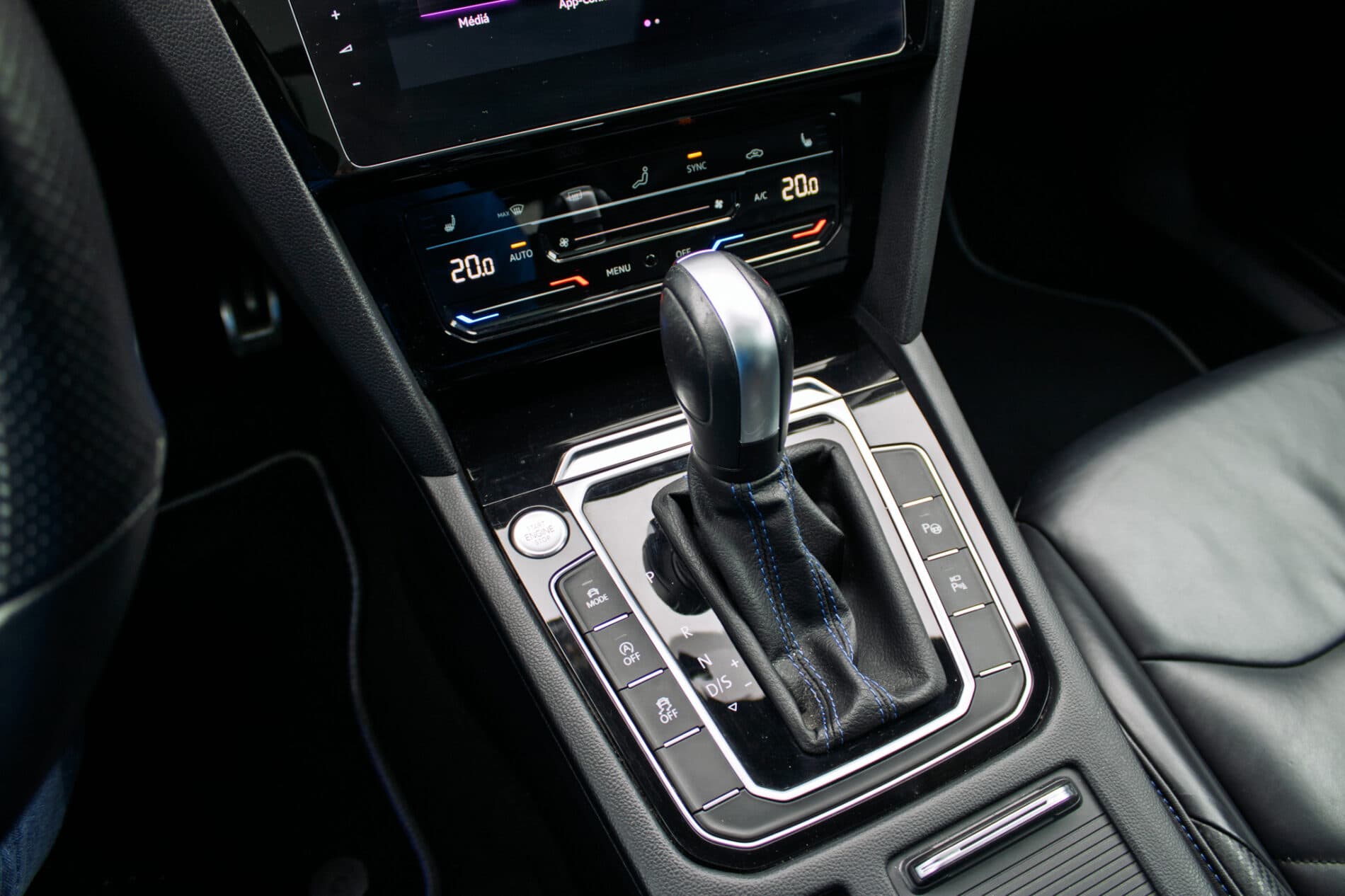 2022 Volkswagen Arteon R, biela kombi, 64 564 km
