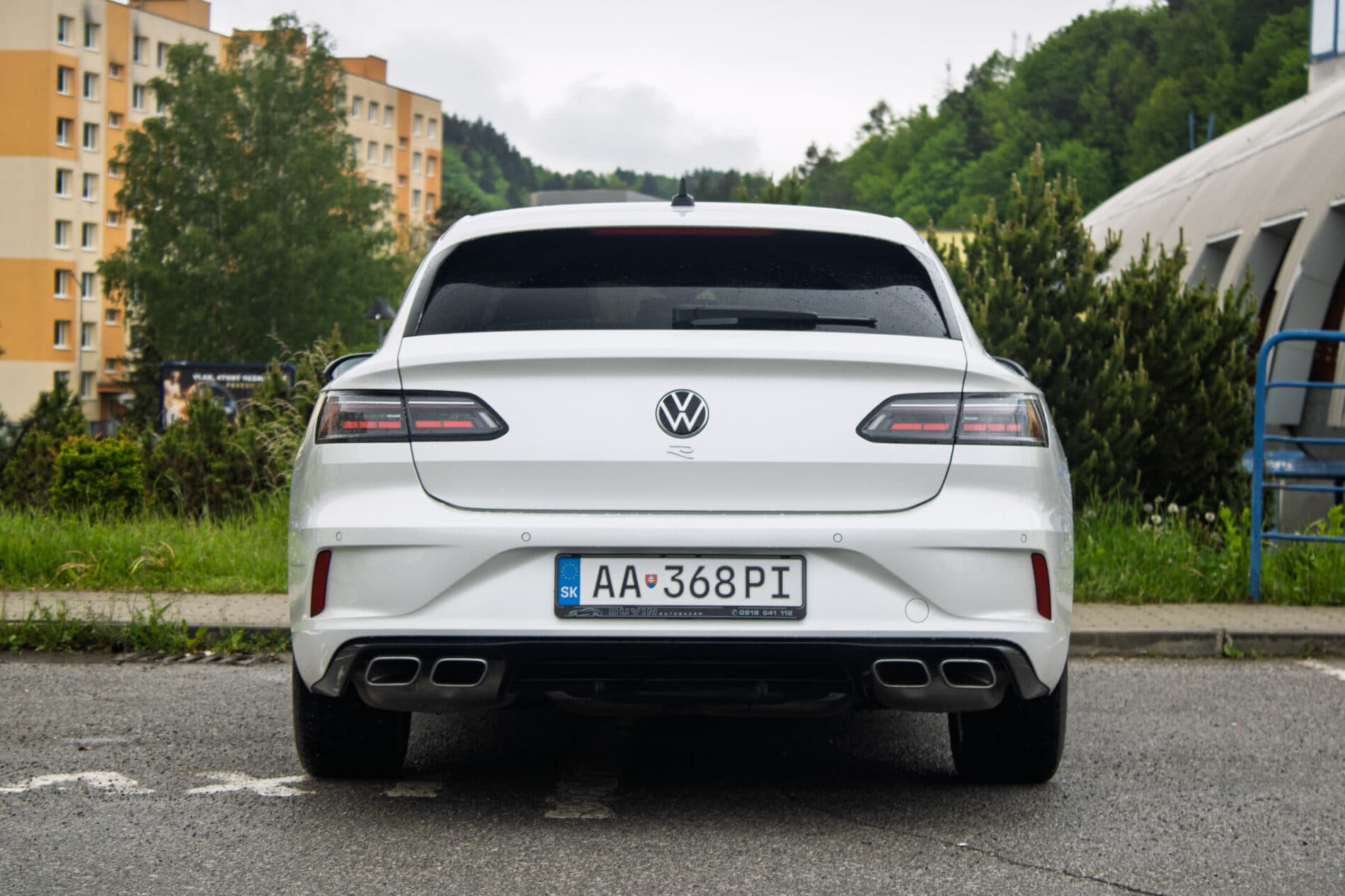 2022 Volkswagen Arteon R, biela kombi, 64 564 km