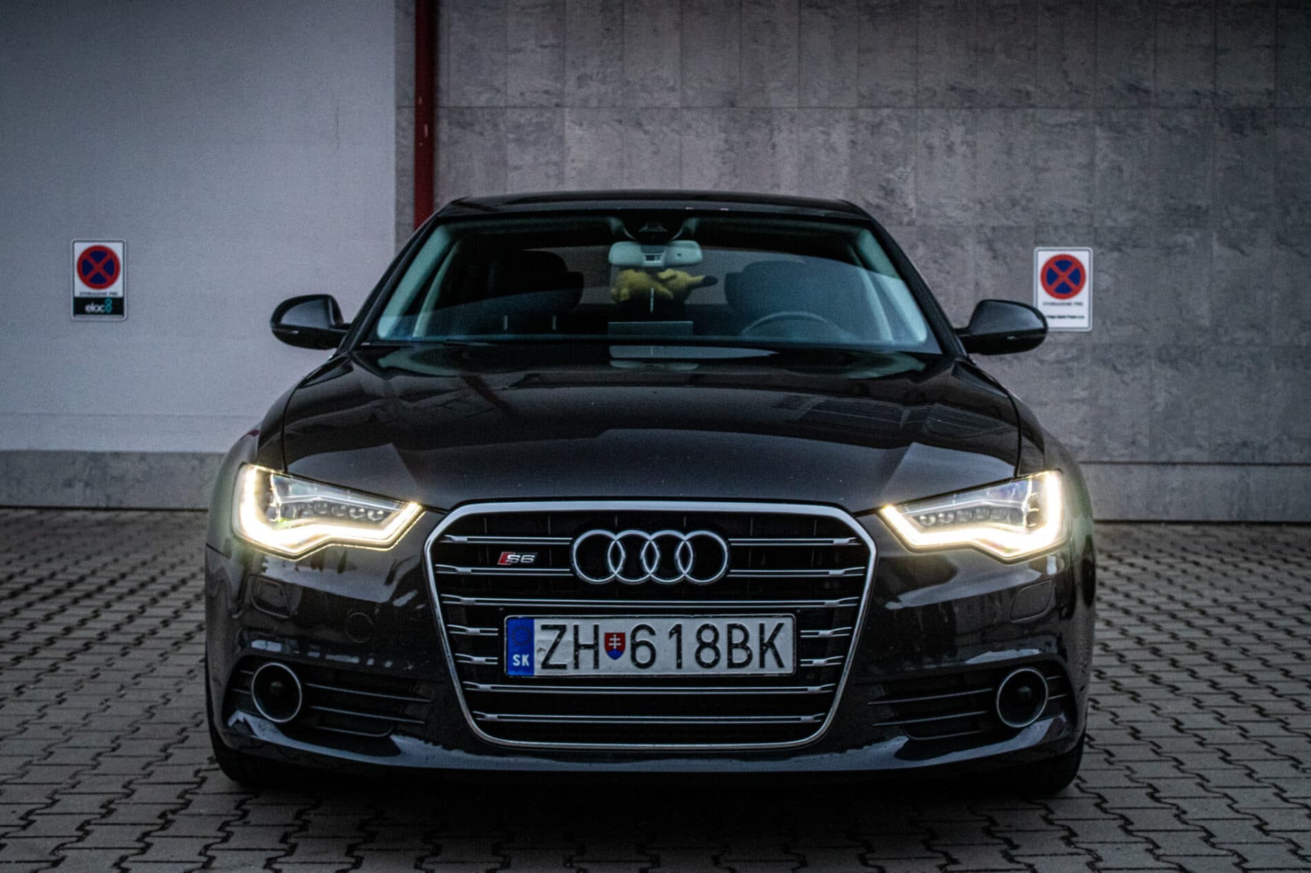 2012 AUDI A6, sivá sedan, 252 593 km