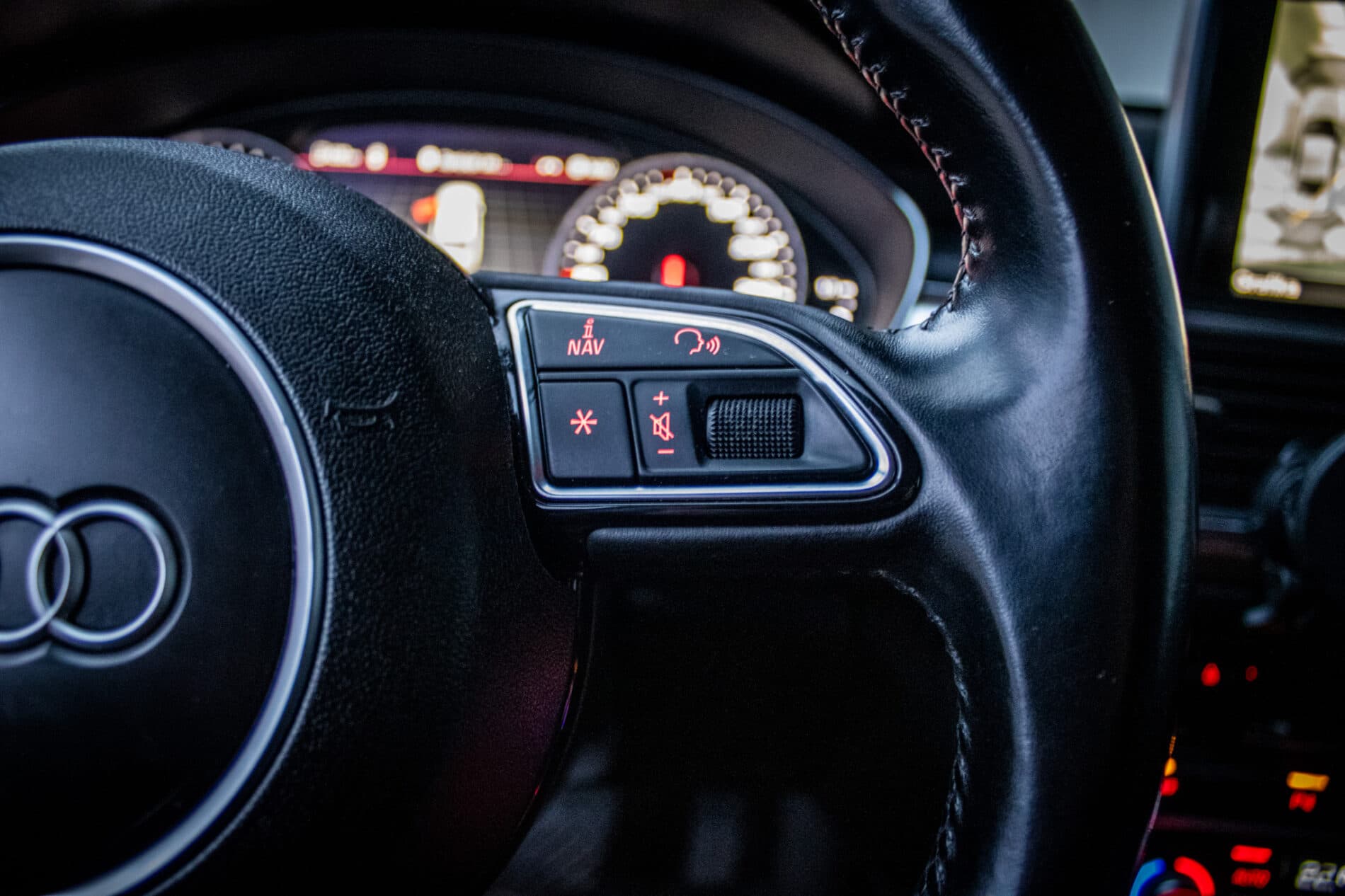 2012 AUDI A6, sivá sedan, 252 593 km