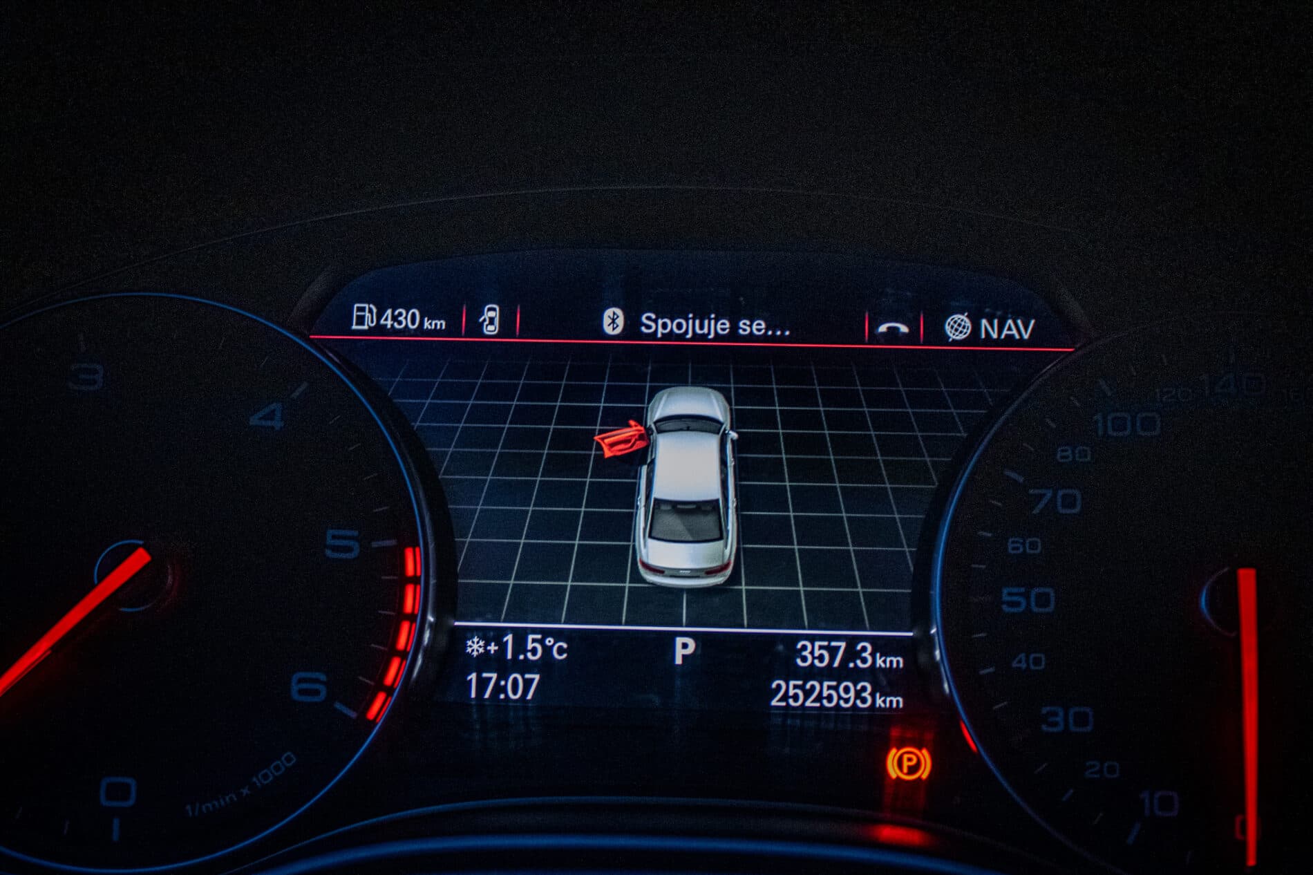2012 AUDI A6, sivá sedan, 252 593 km