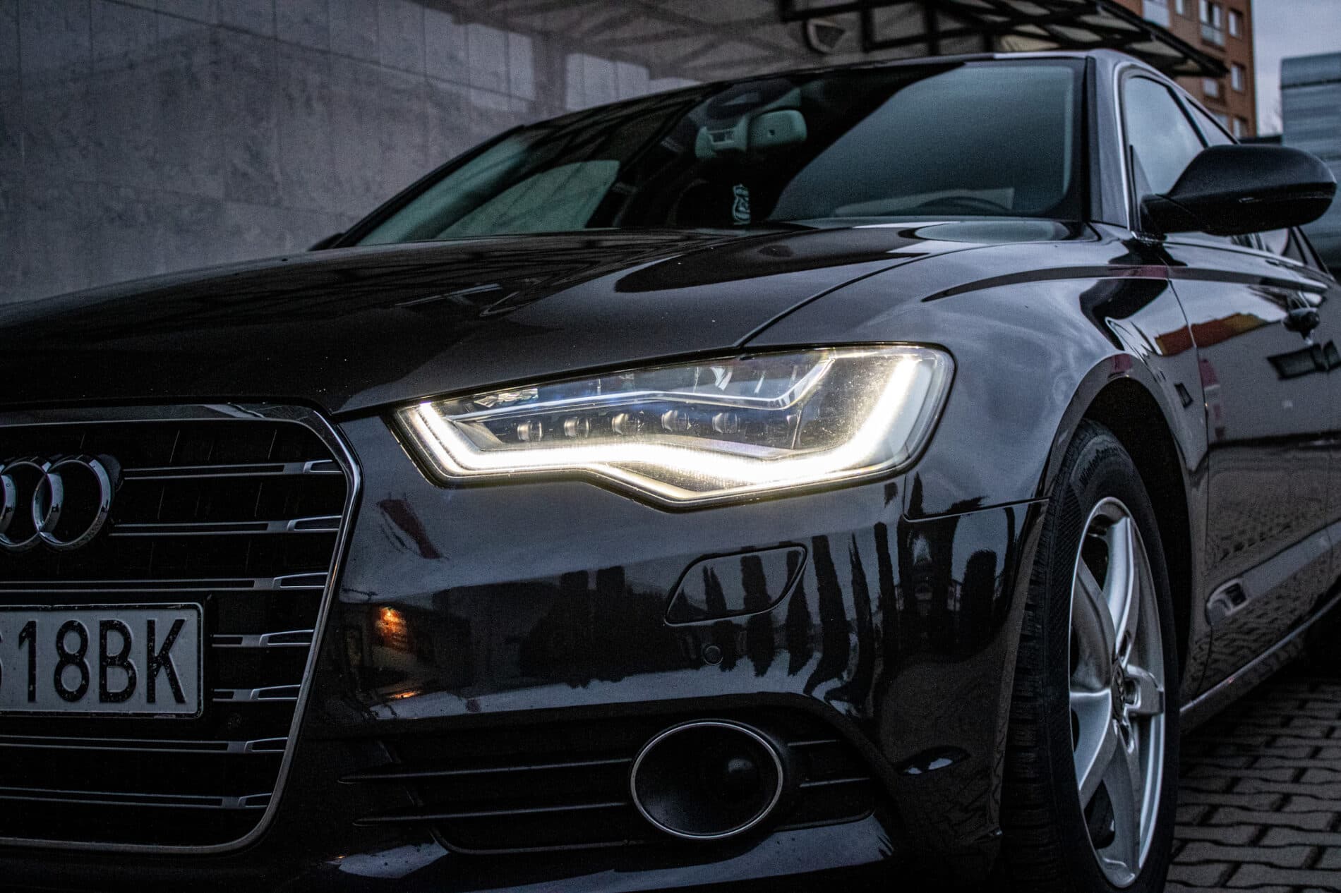 2012 AUDI A6, sivá sedan, 252 593 km