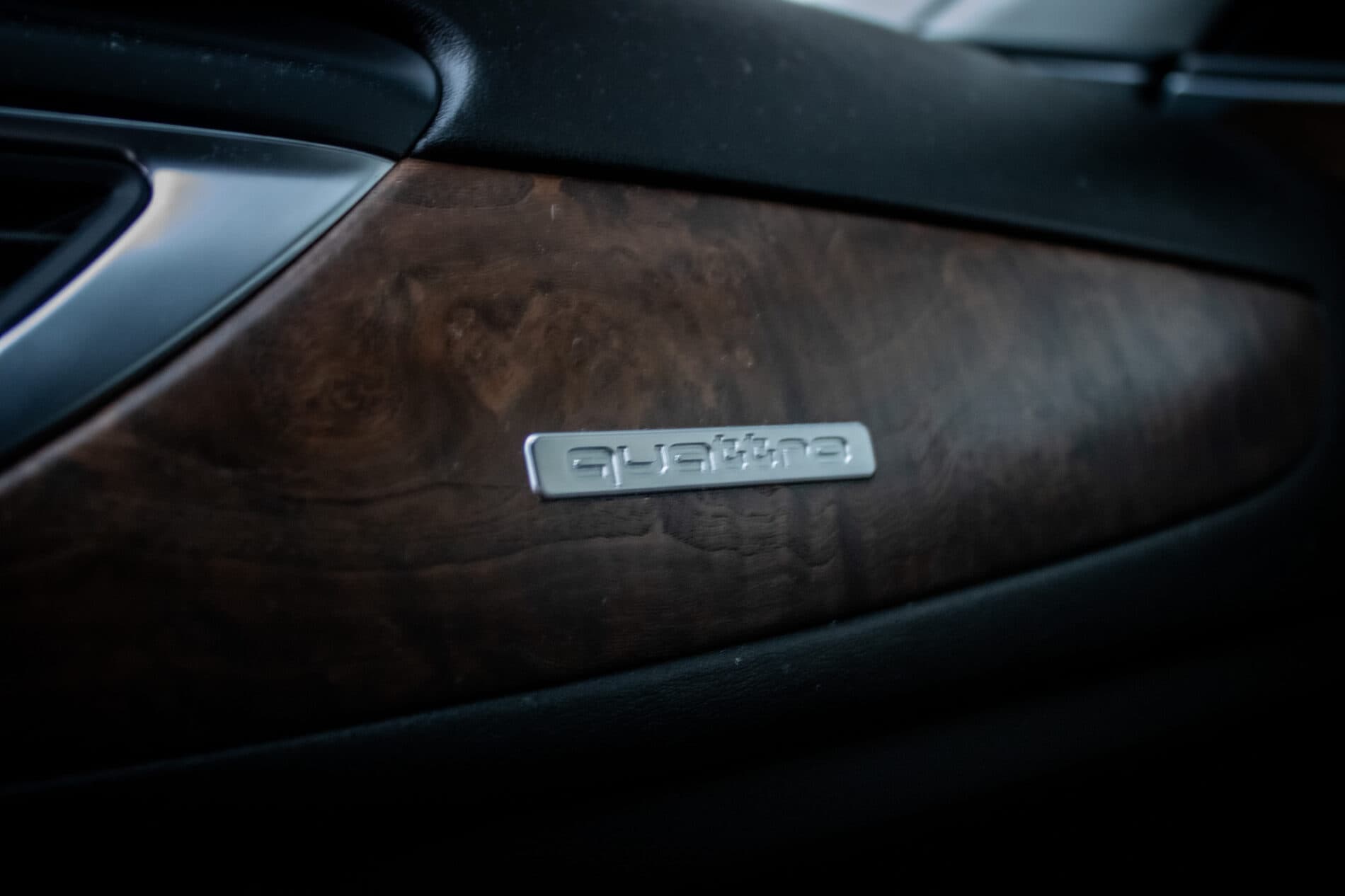 2012 AUDI A6, sivá sedan, 252 593 km