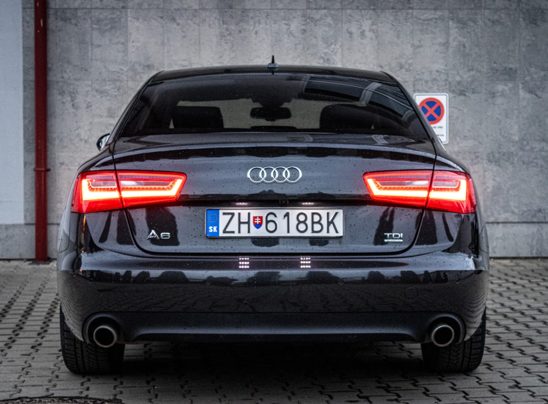 2012 AUDI A6, sivá sedan, 252 593 km