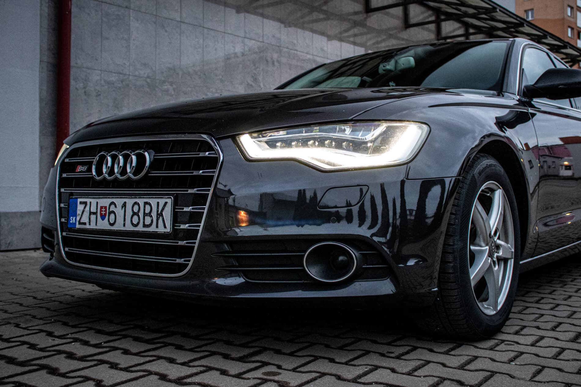 2012 AUDI A6, sivá sedan, 252 593 km