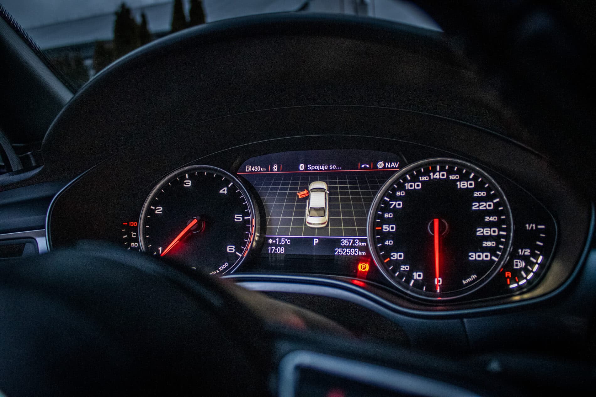 2012 AUDI A6, sivá sedan, 252 593 km