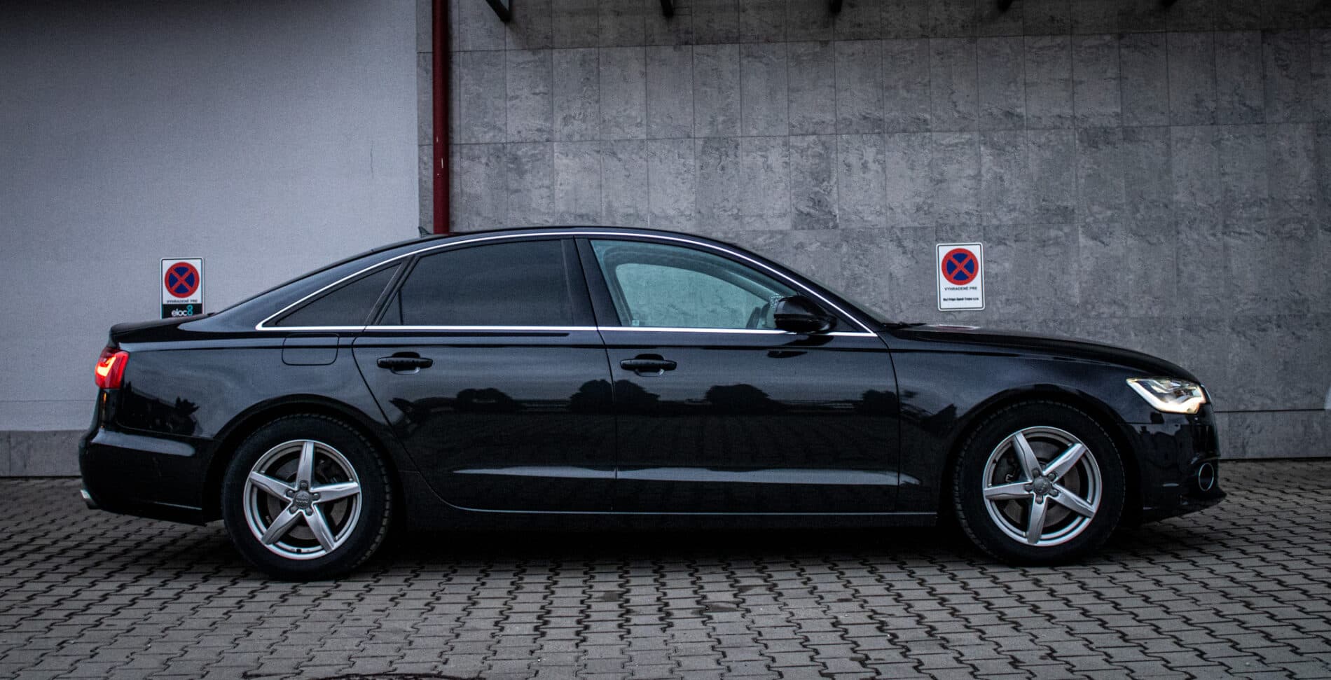 2012 AUDI A6, sivá sedan, 252 593 km