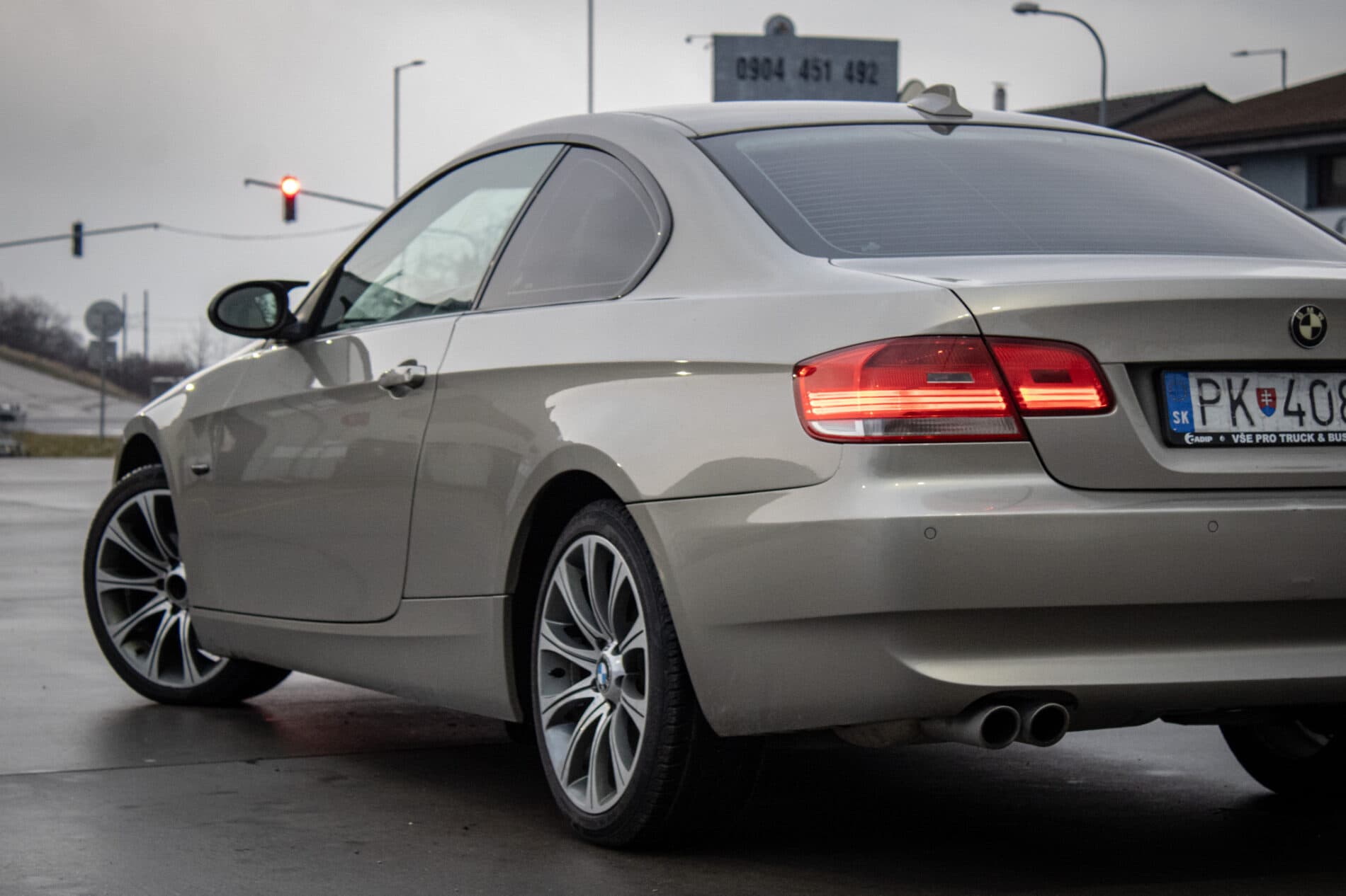 2007 BMW 330d, sivá kupé, 189 104 km
