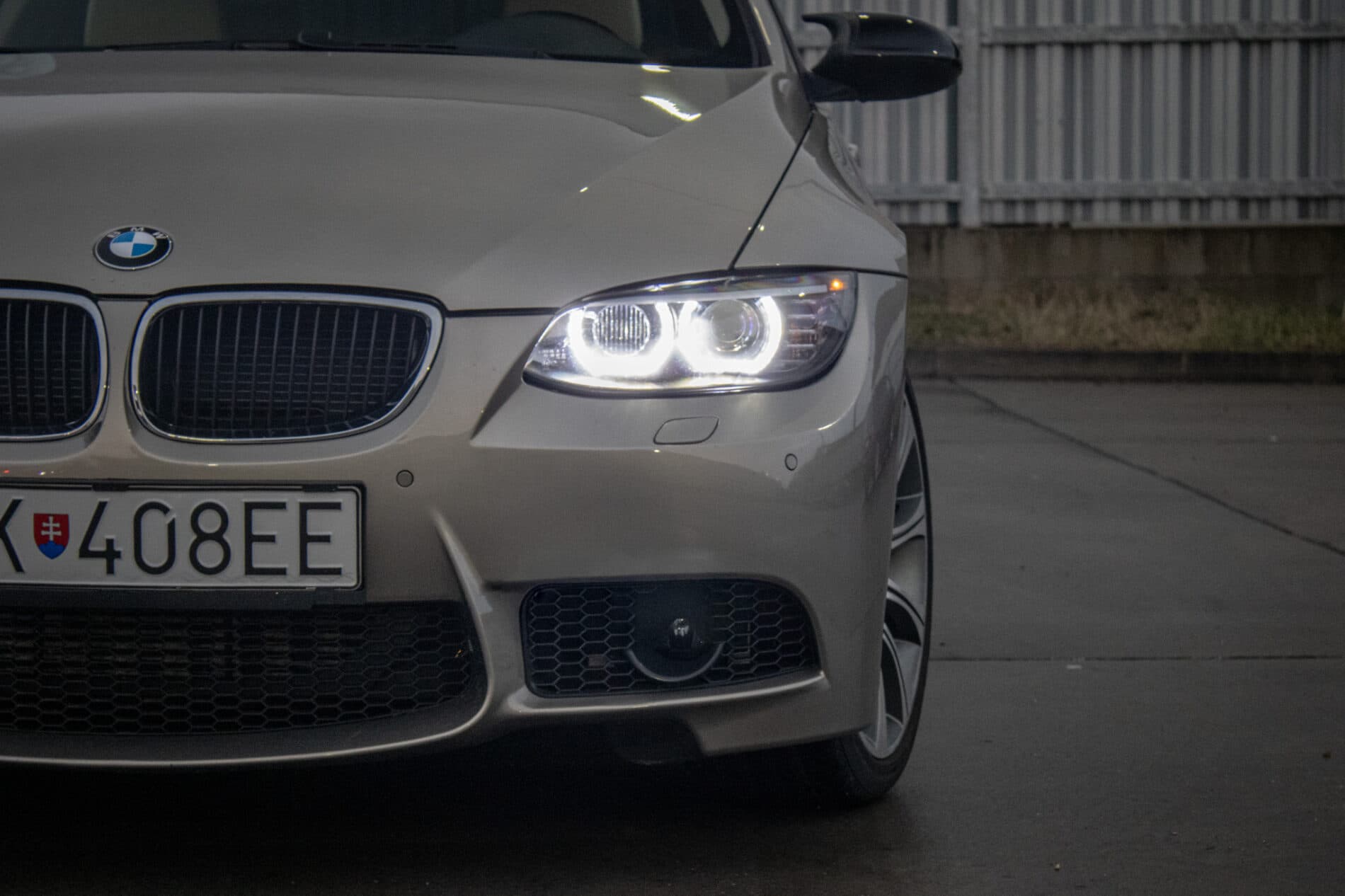 2007 BMW 330d, sivá kupé, 189 104 km