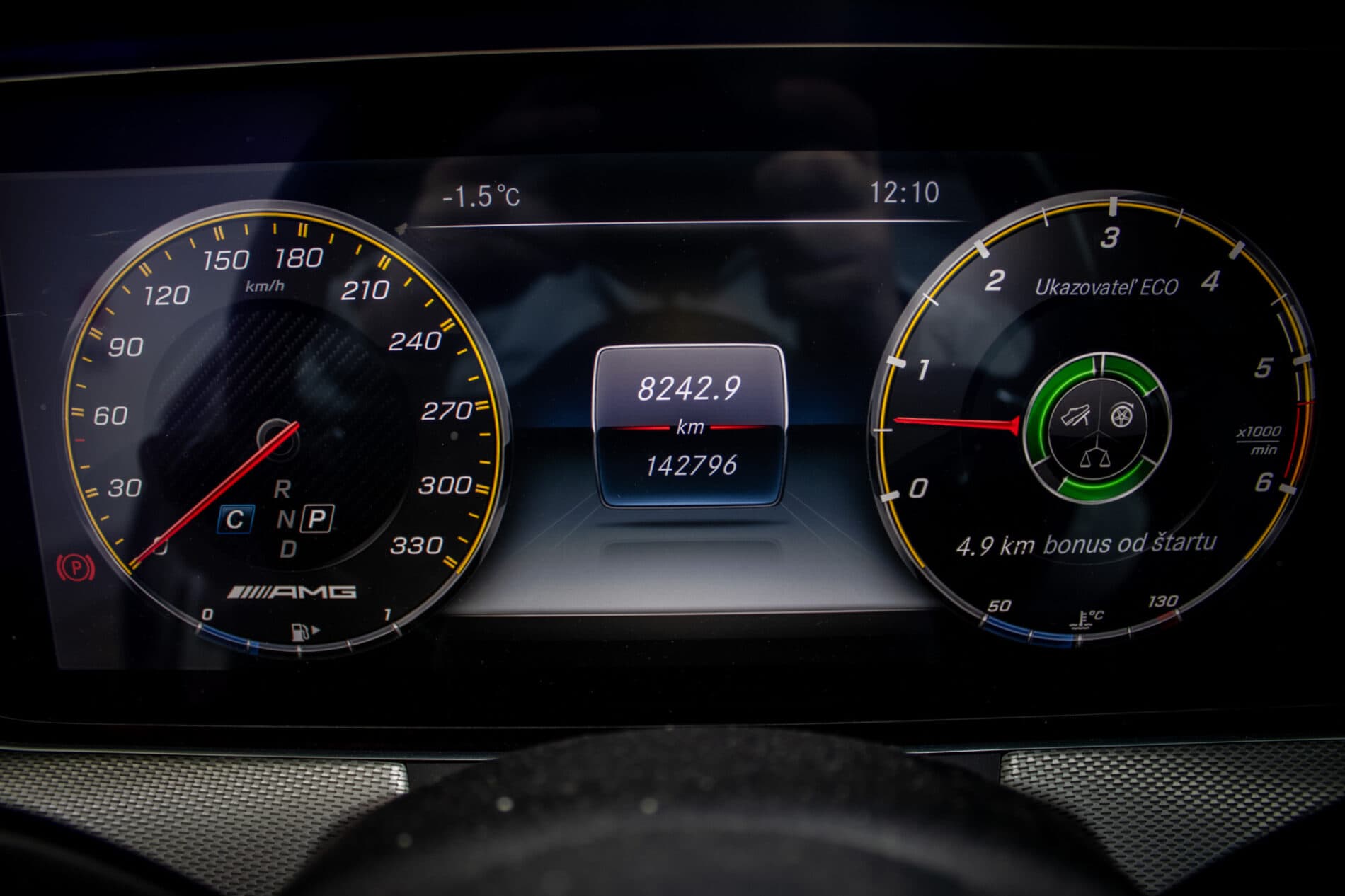 2018 Mercedes-Benz E 400d, biela sedan, 142 796 km