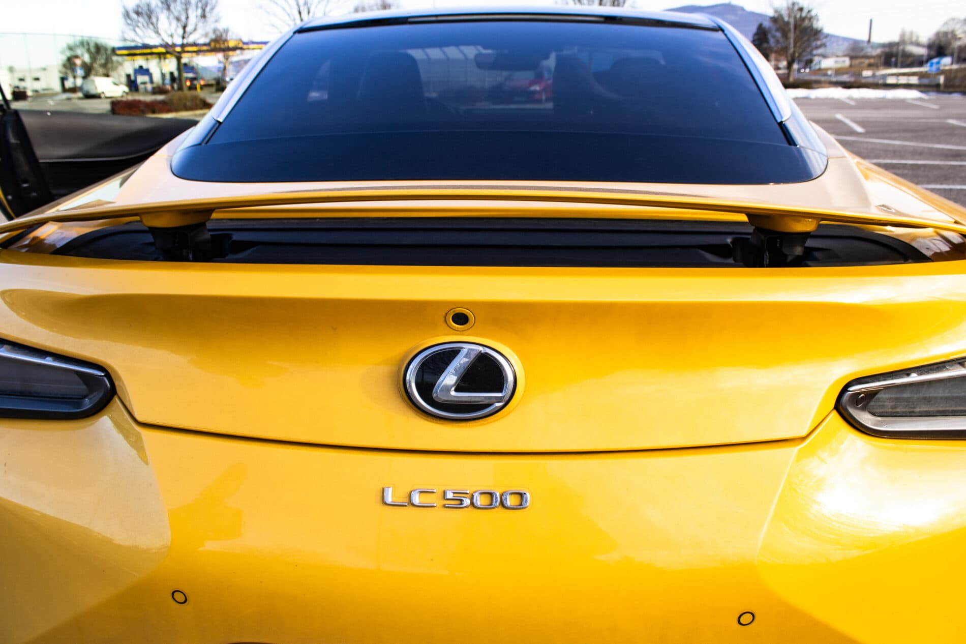 2023 Lexus LC 500, žltá kupé, 33 321 km