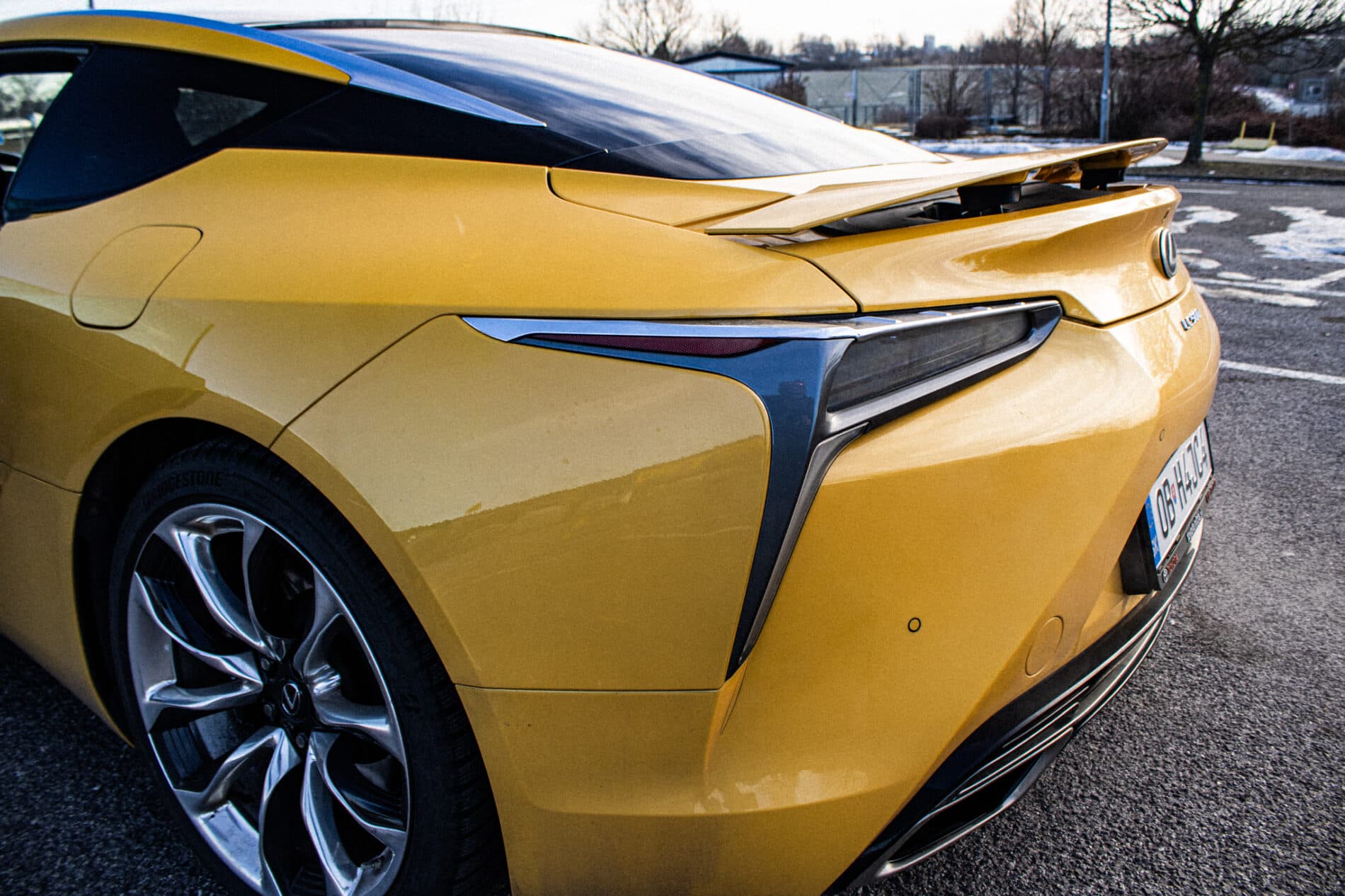 2023 Lexus LC 500, žltá kupé, 33 321 km