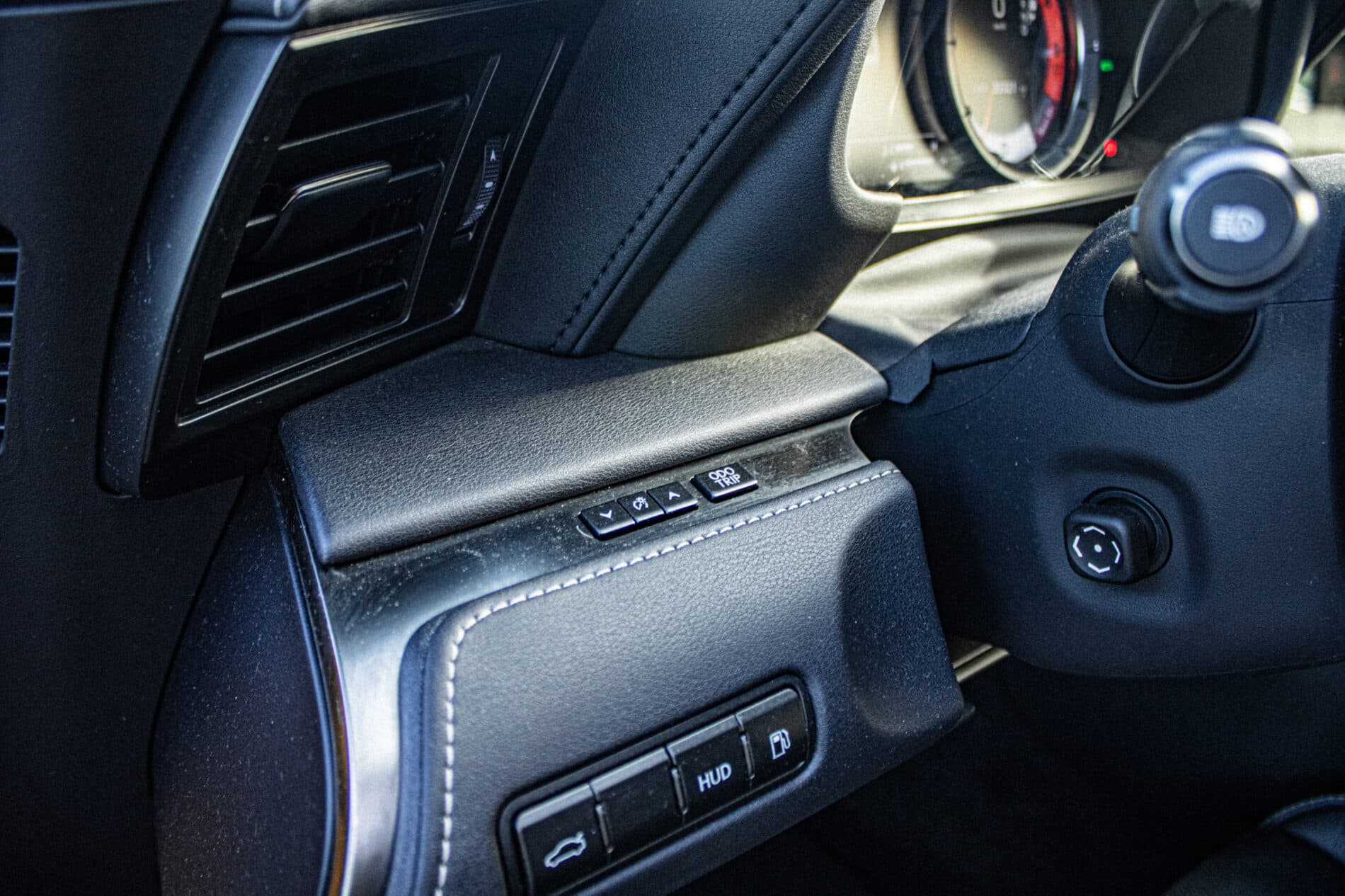 2023 Lexus LC 500, žltá kupé, 33 321 km