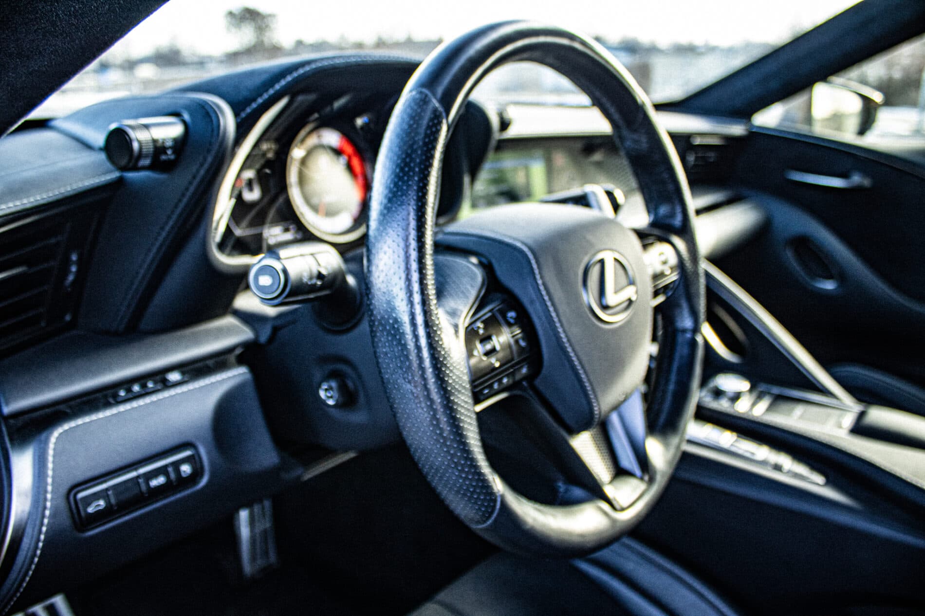 2023 Lexus LC 500, žltá kupé, 33 321 km