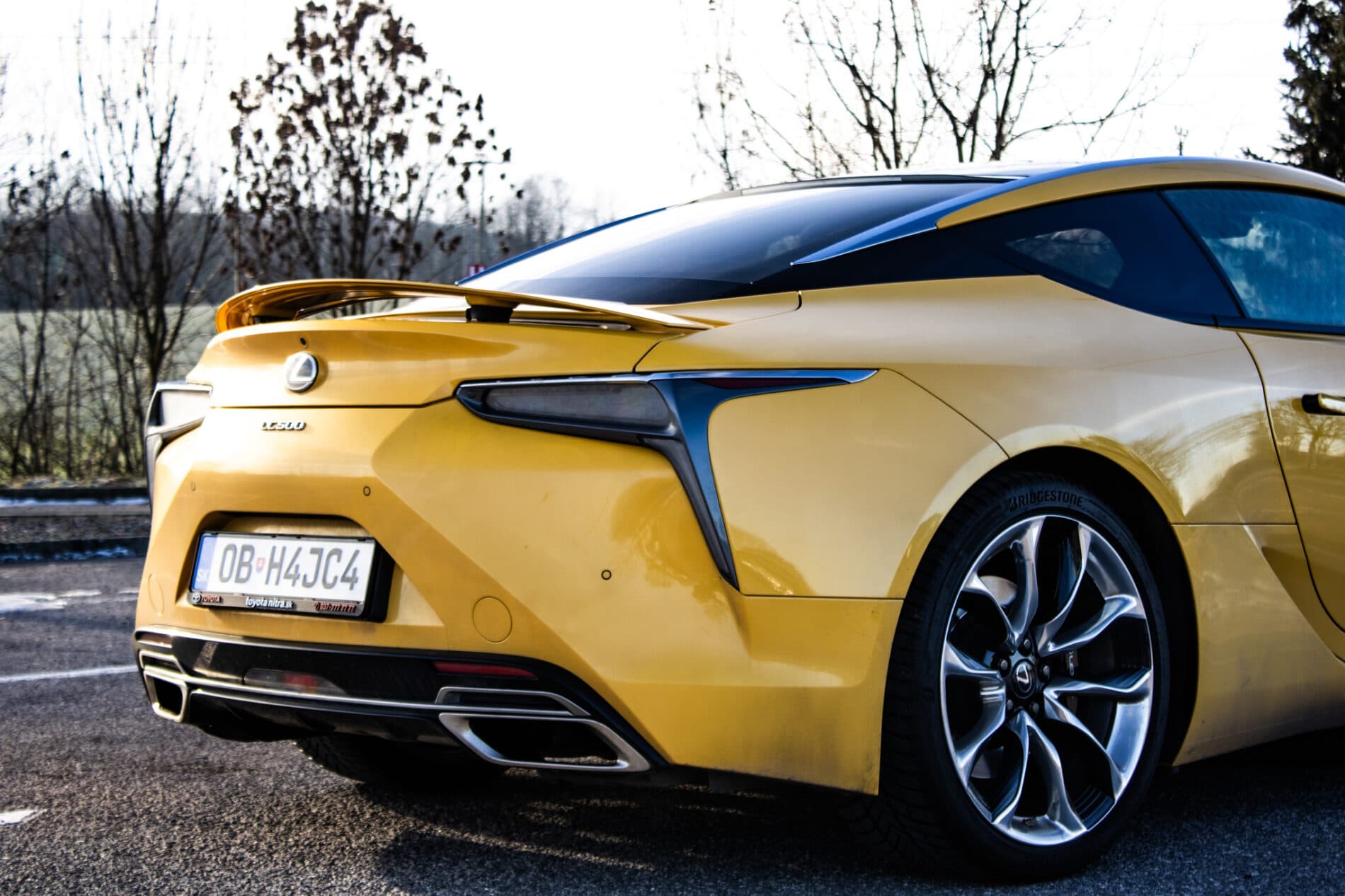 2023 Lexus LC 500, žltá kupé, 33 321 km