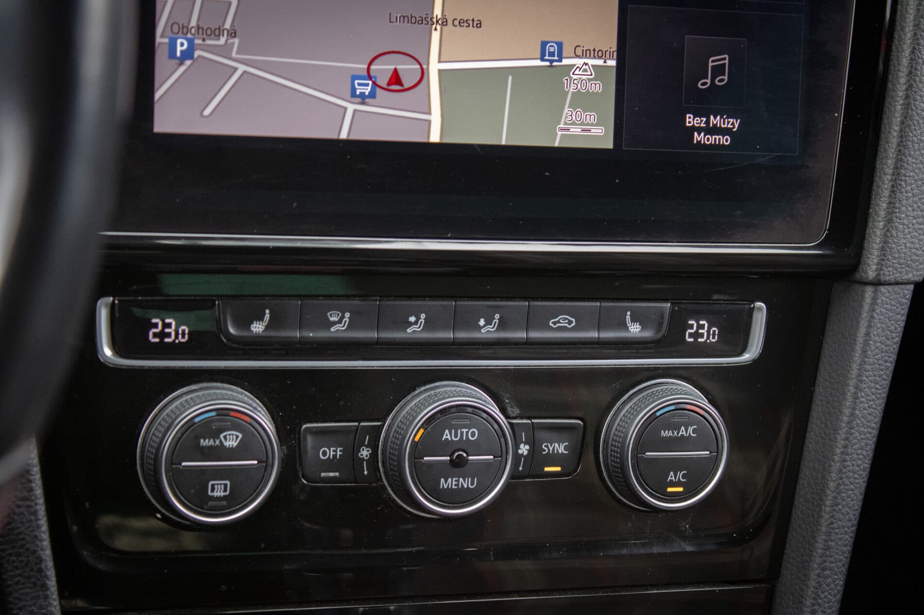 2018 Volkswagen Golf GTI, červená hatchback, 160 435 km