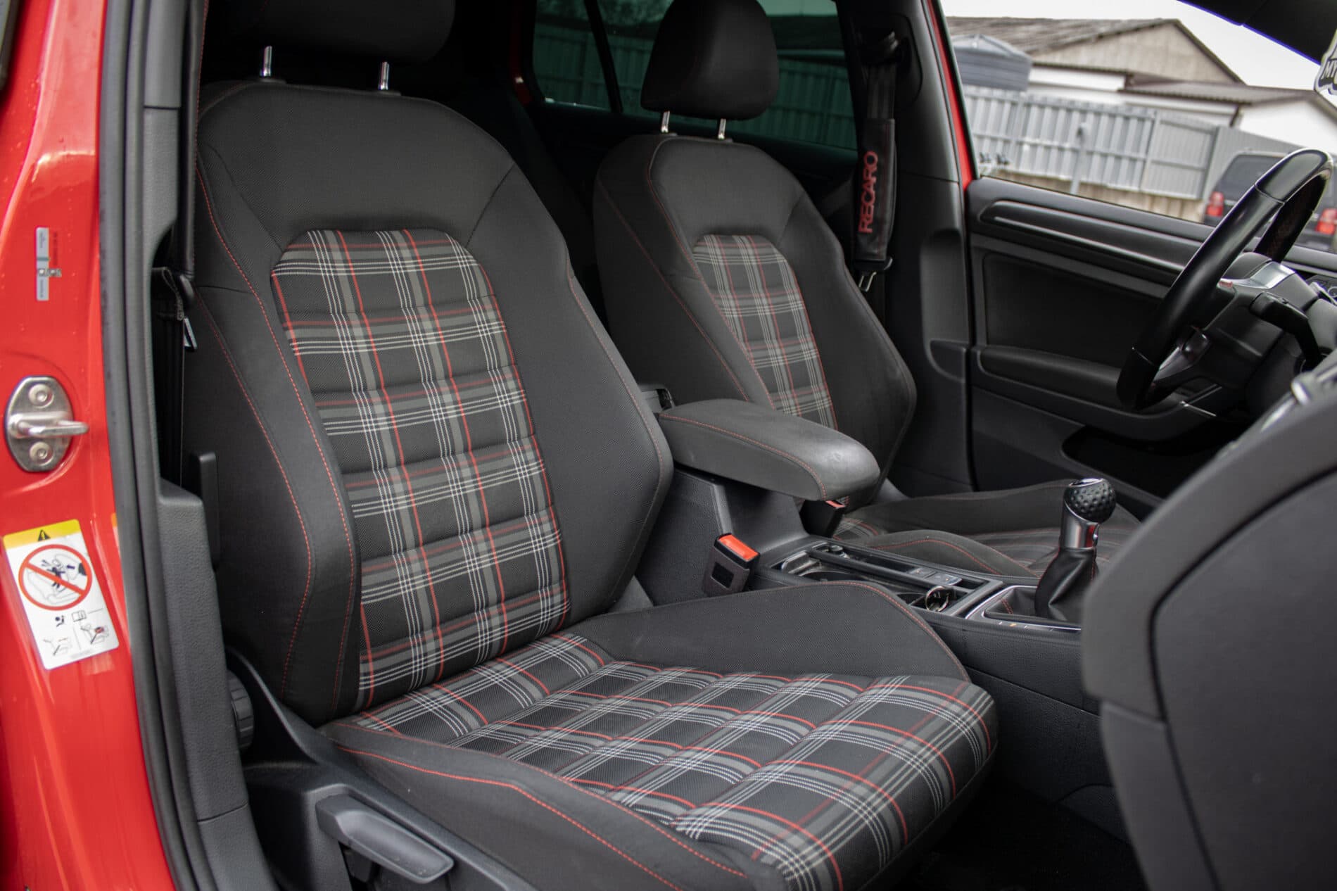 2018 Volkswagen Golf GTI, červená hatchback, 160 435 km