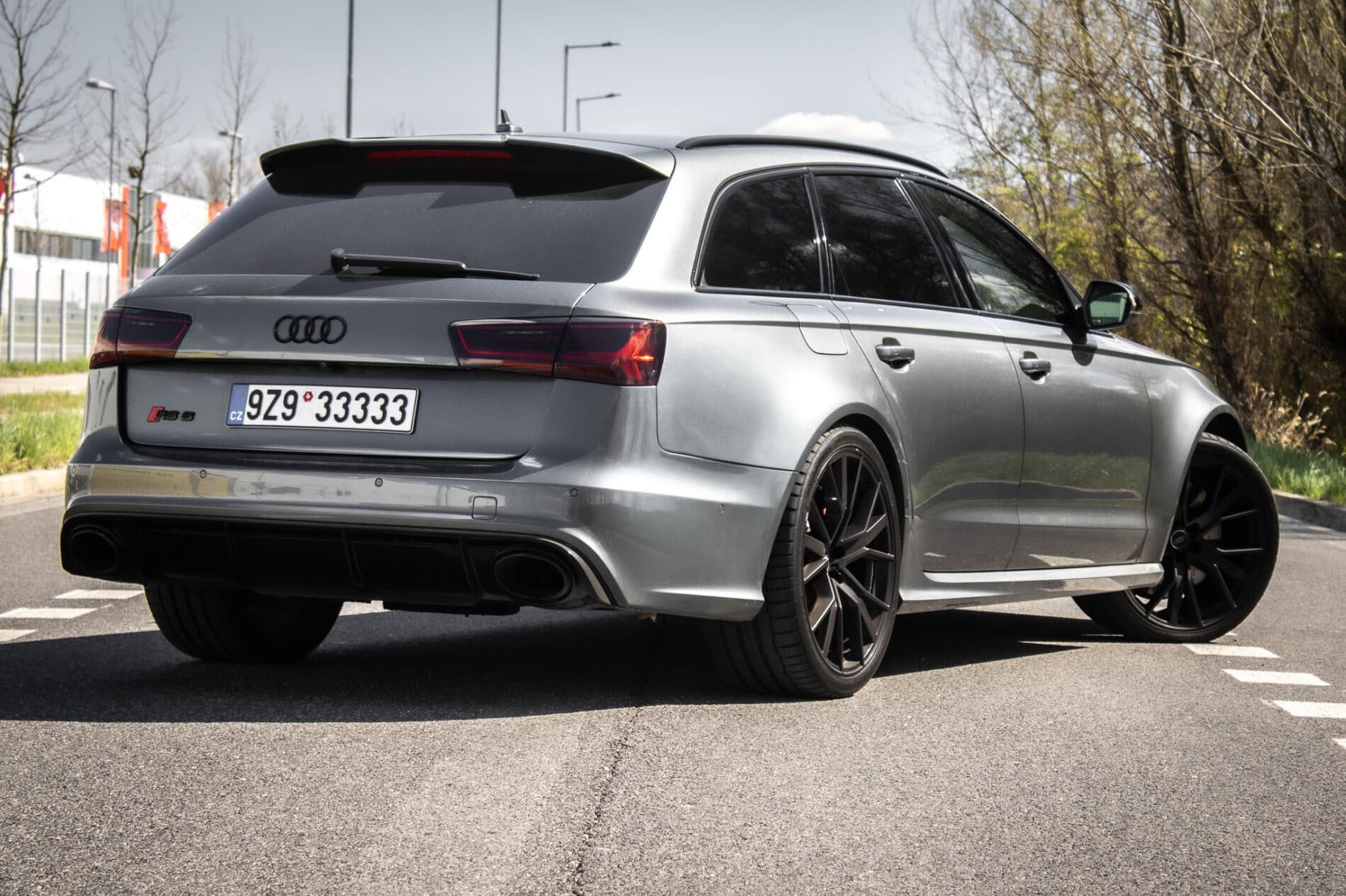 2016 AUDI RS6 Perf., sivá kombi, 162 430 km