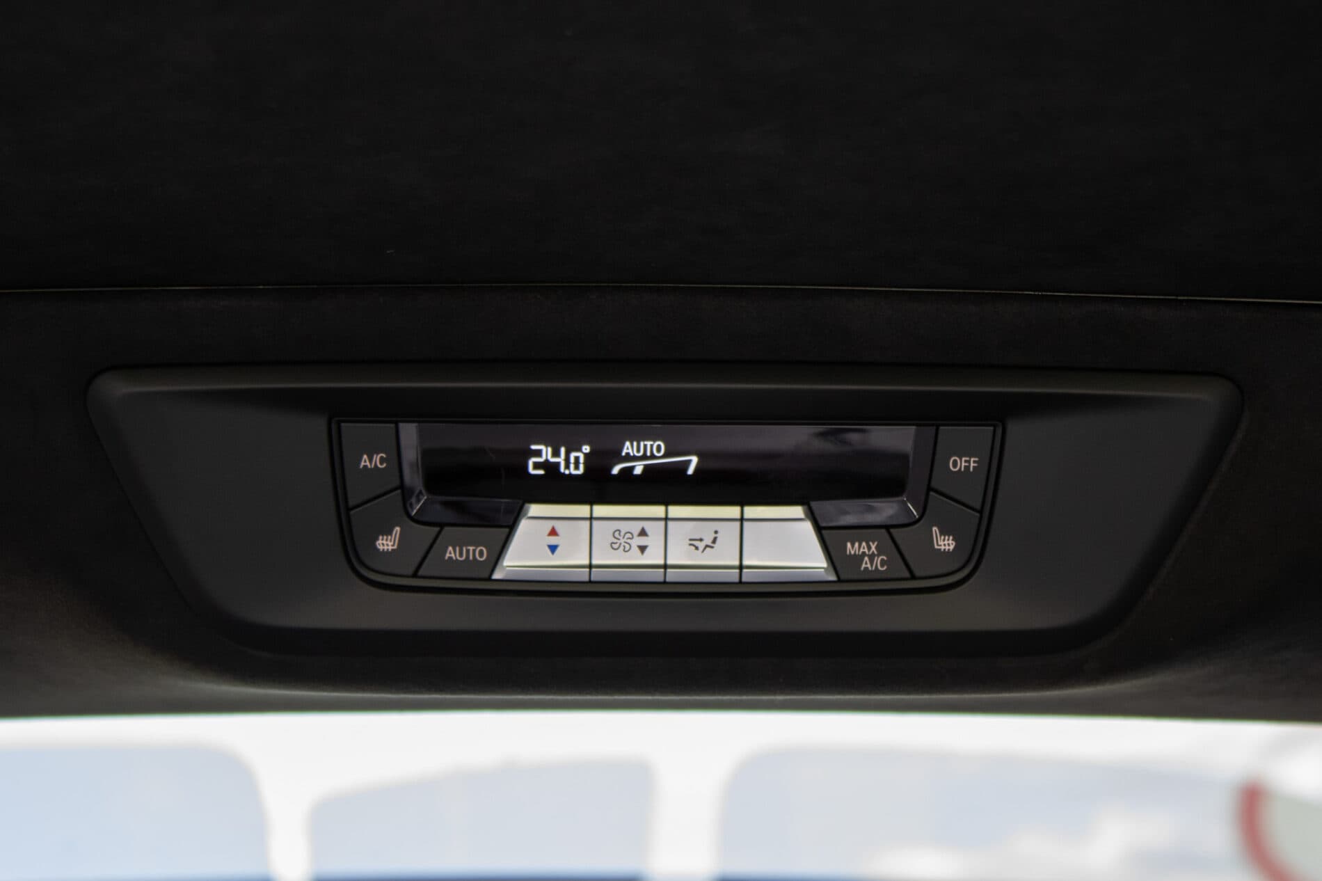 2020 BMW X7 M50d, biela suv, 129 000 km