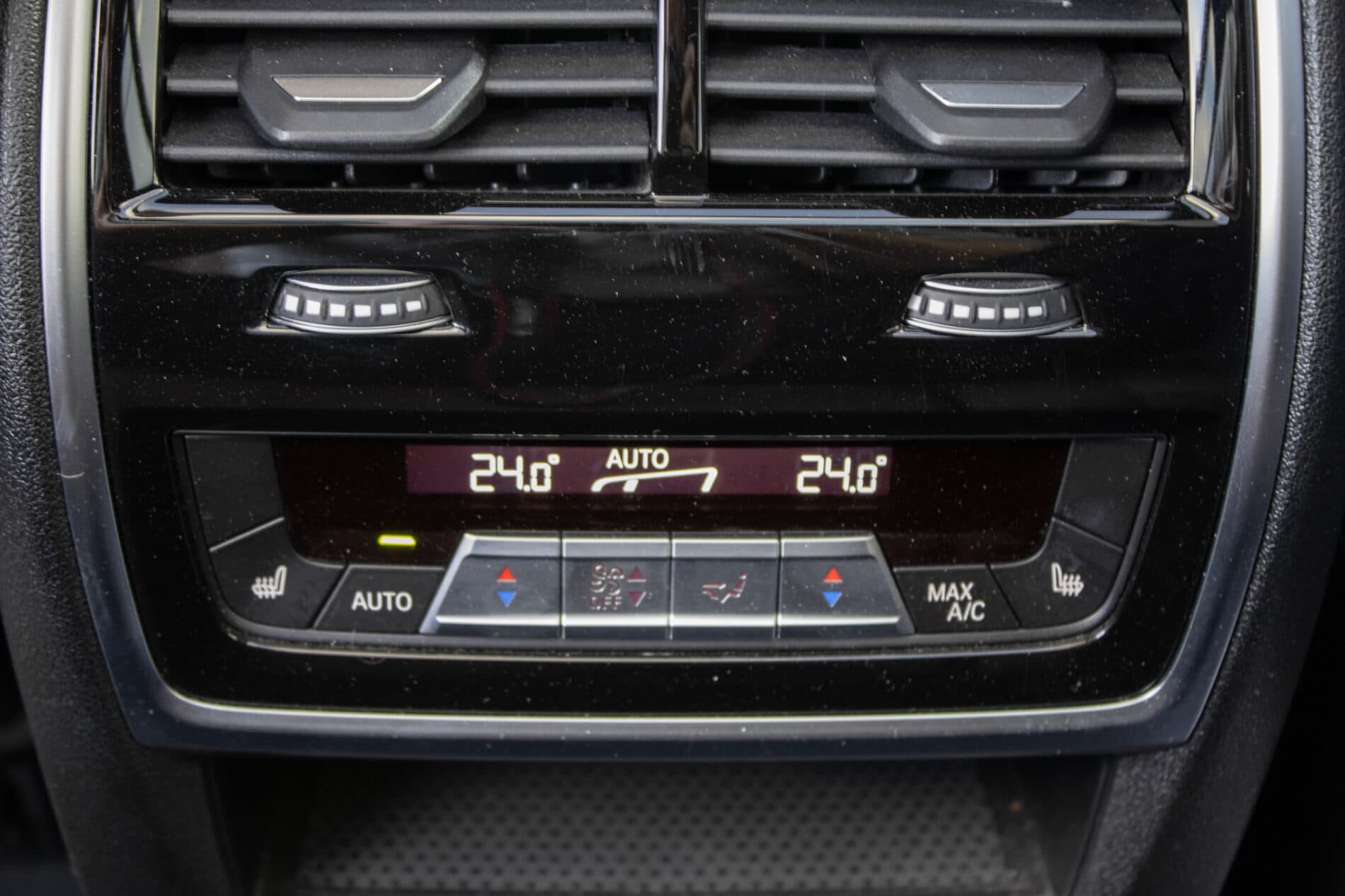 2020 BMW X7 M50d, biela suv, 129 000 km