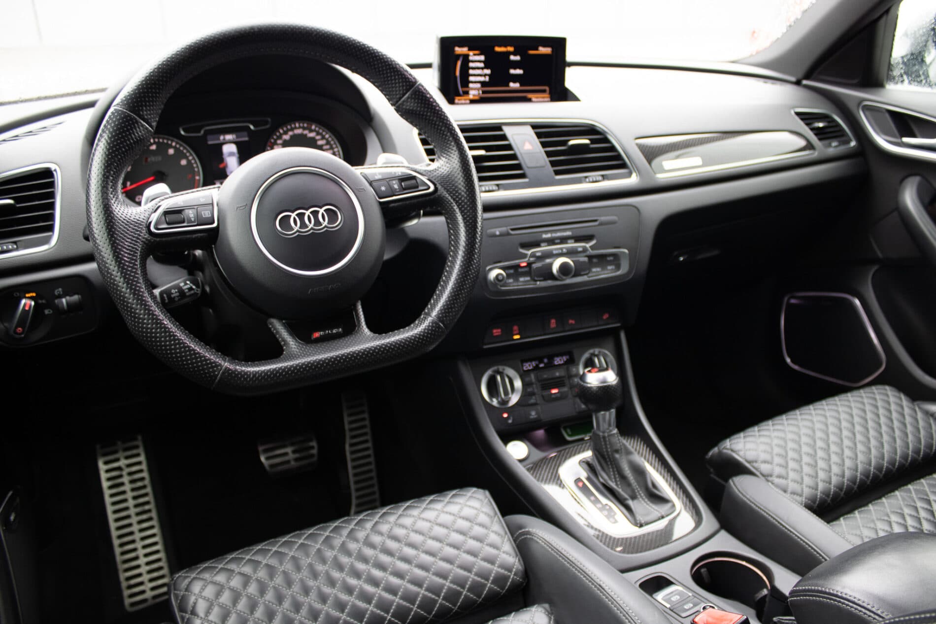 2014 AUDI RSQ3, sivá suv, 209 610 km