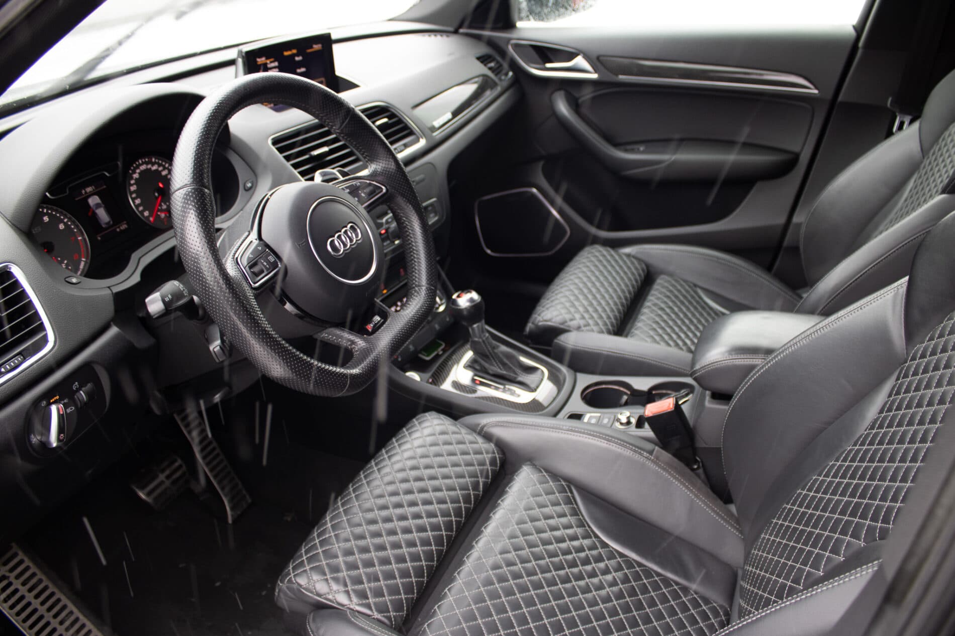 2014 AUDI RSQ3, sivá suv, 209 610 km