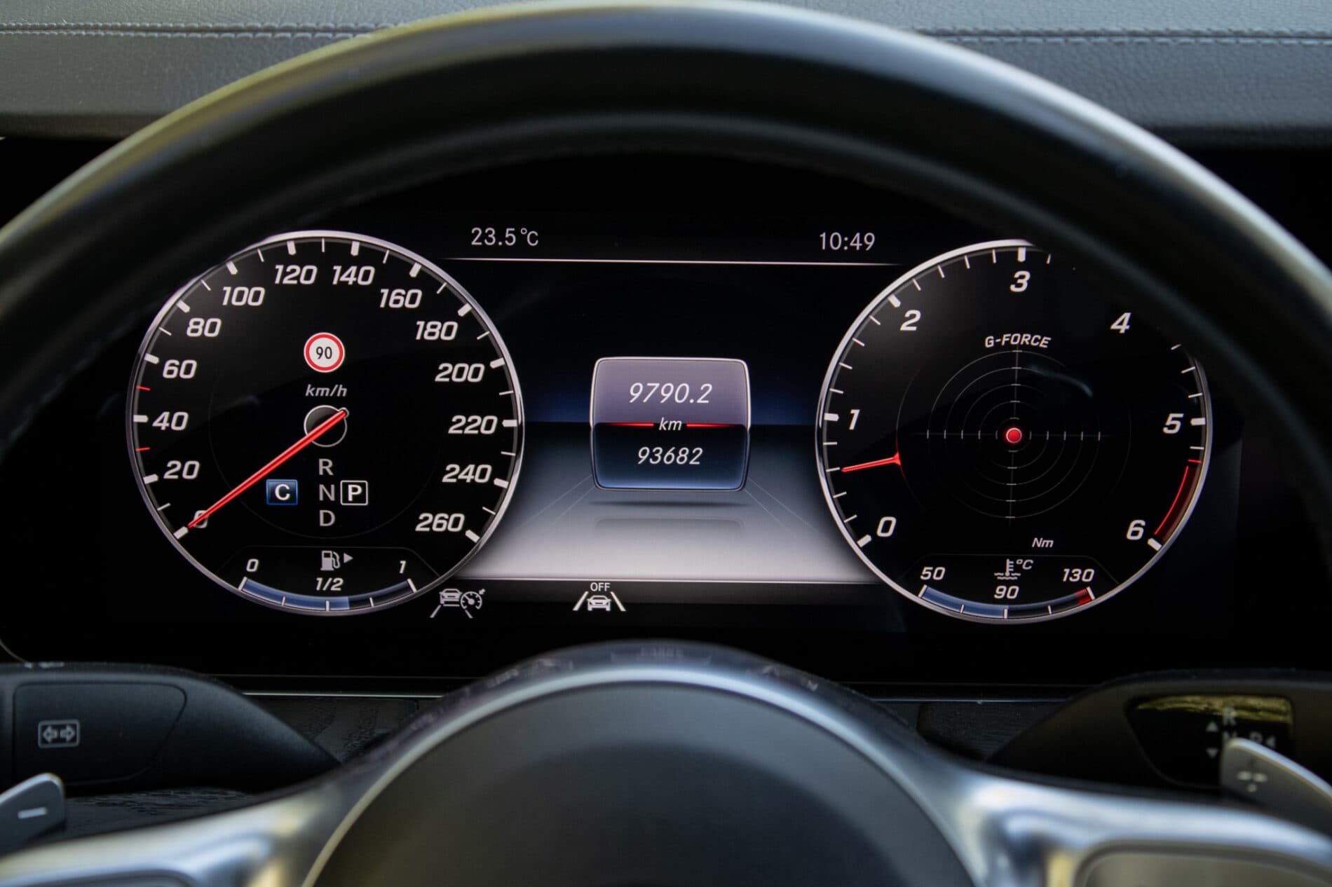 2020 Mercedes-Benz E 400d, sivá sedan, 93 682 km