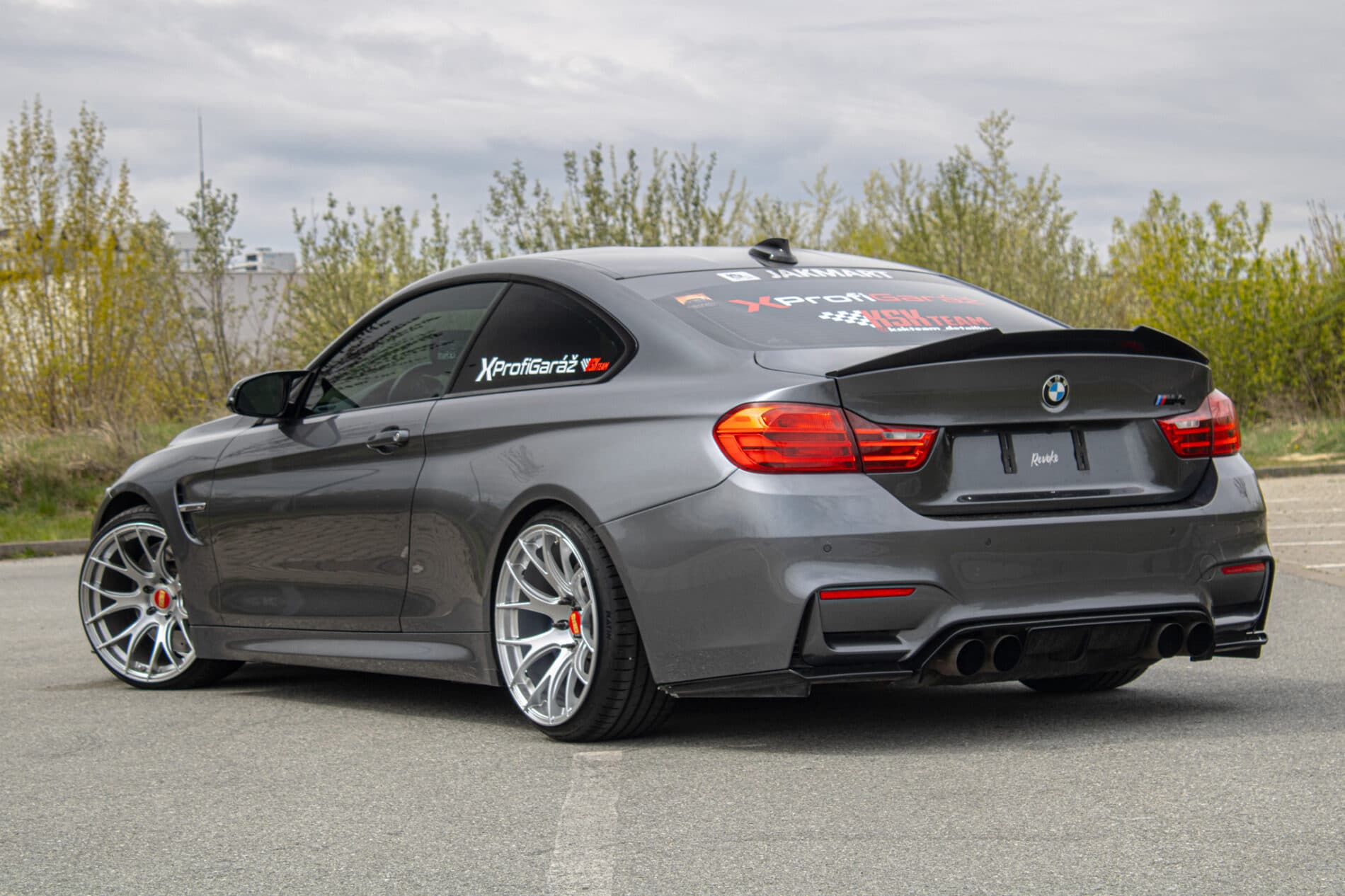 2015 BMW M4, sivá kupé, 117 755 km