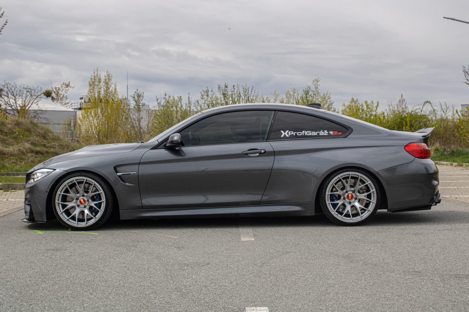 2015 BMW M4, sivá kupé, 117 755 km