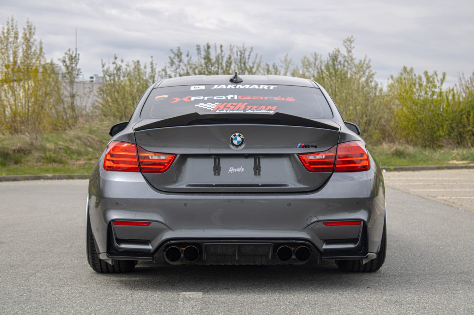 2015 BMW M4, sivá kupé, 117 755 km