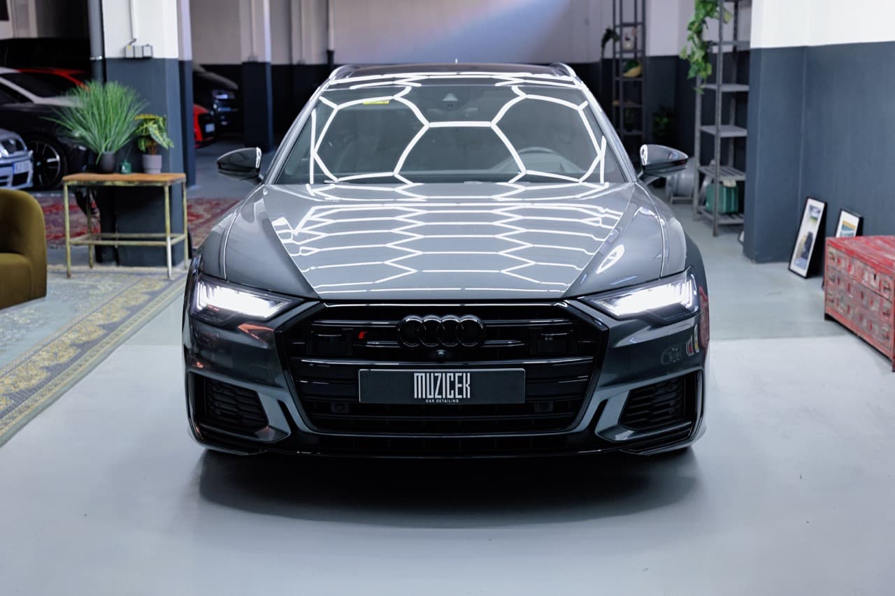 2022 AUDI S6 Avant