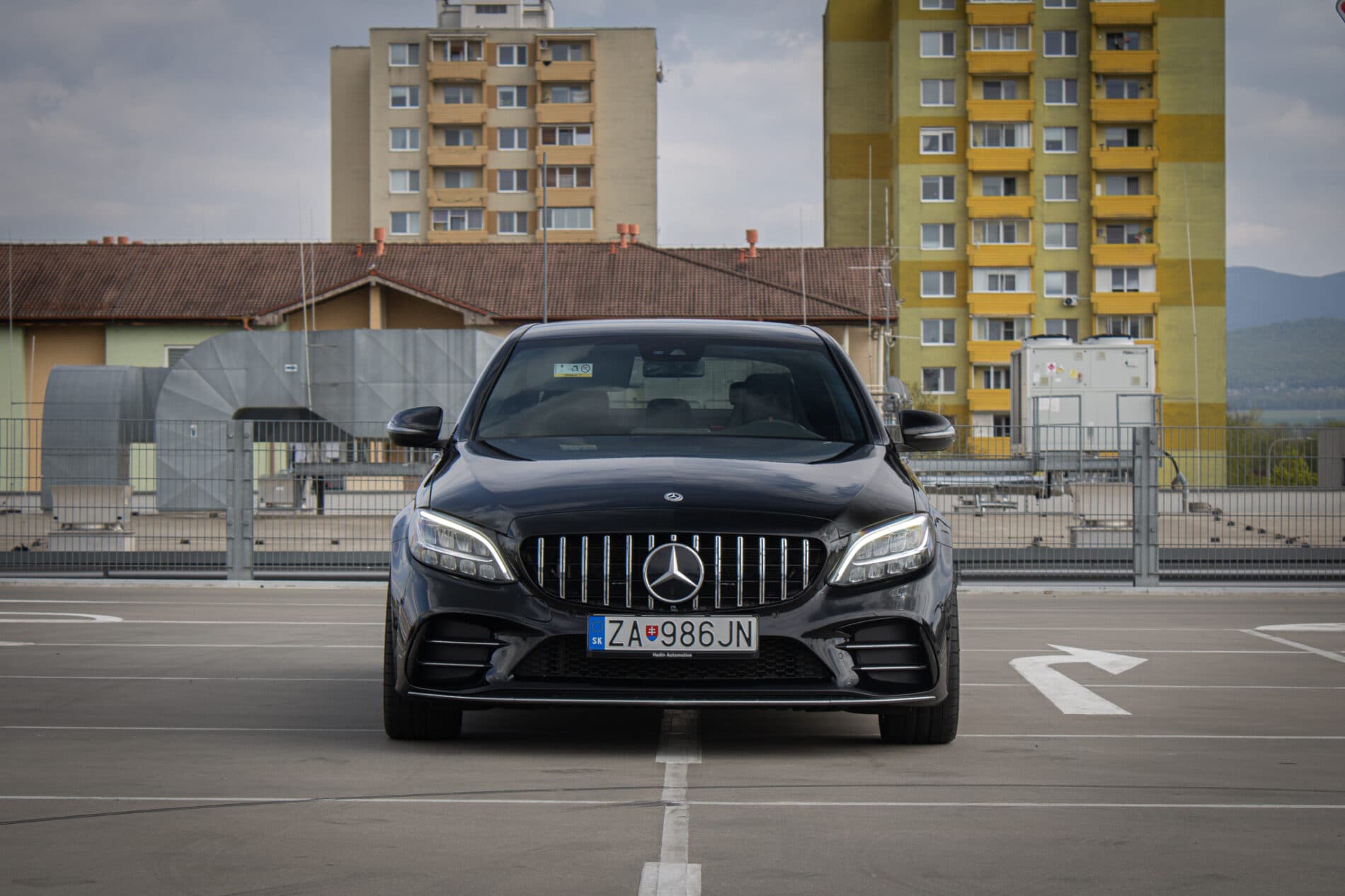 2019 Mercedes-Benz C 43 AMG, čierna sedan, 122 074 km