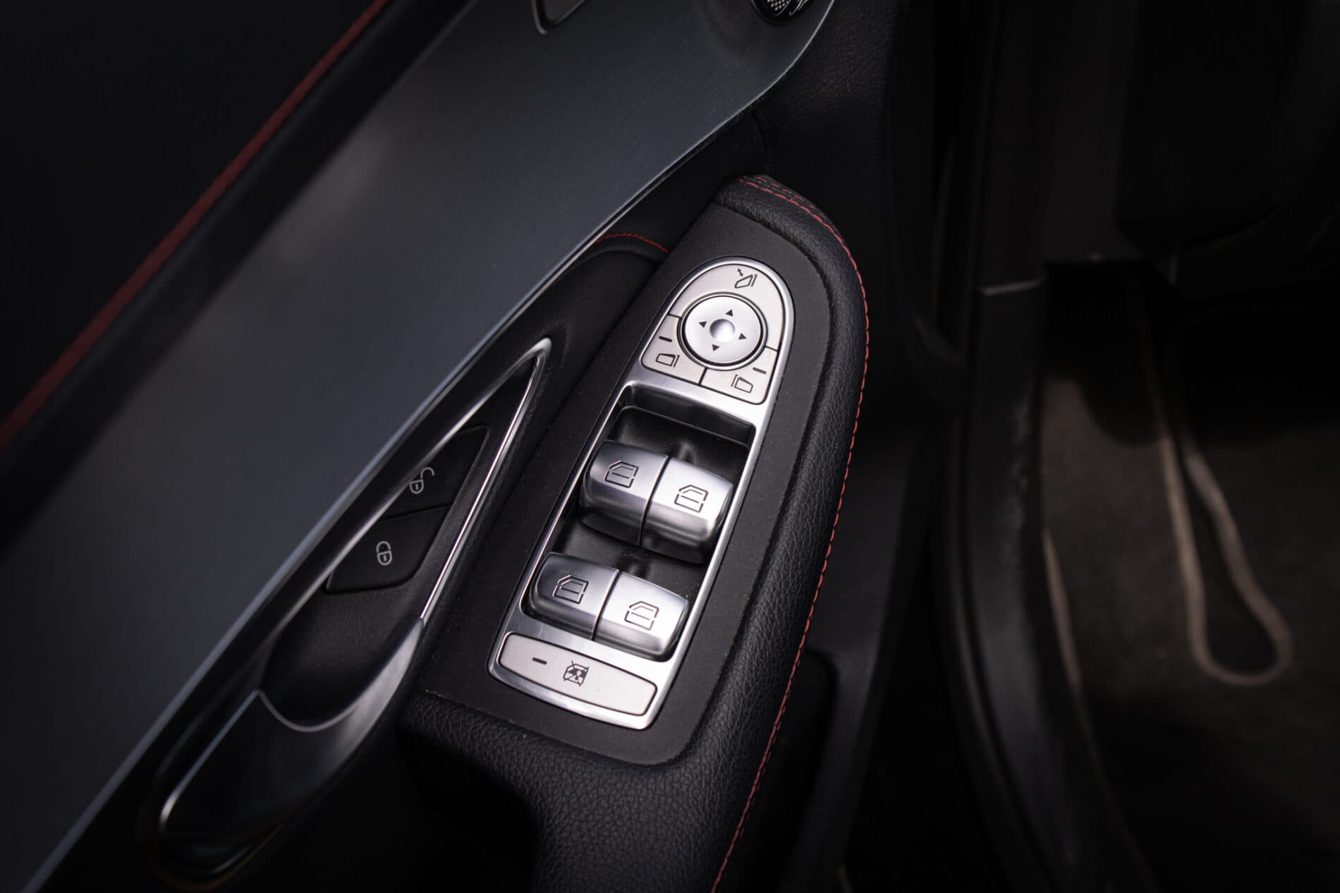 2019 Mercedes-Benz C 43 AMG, čierna sedan, 122 074 km