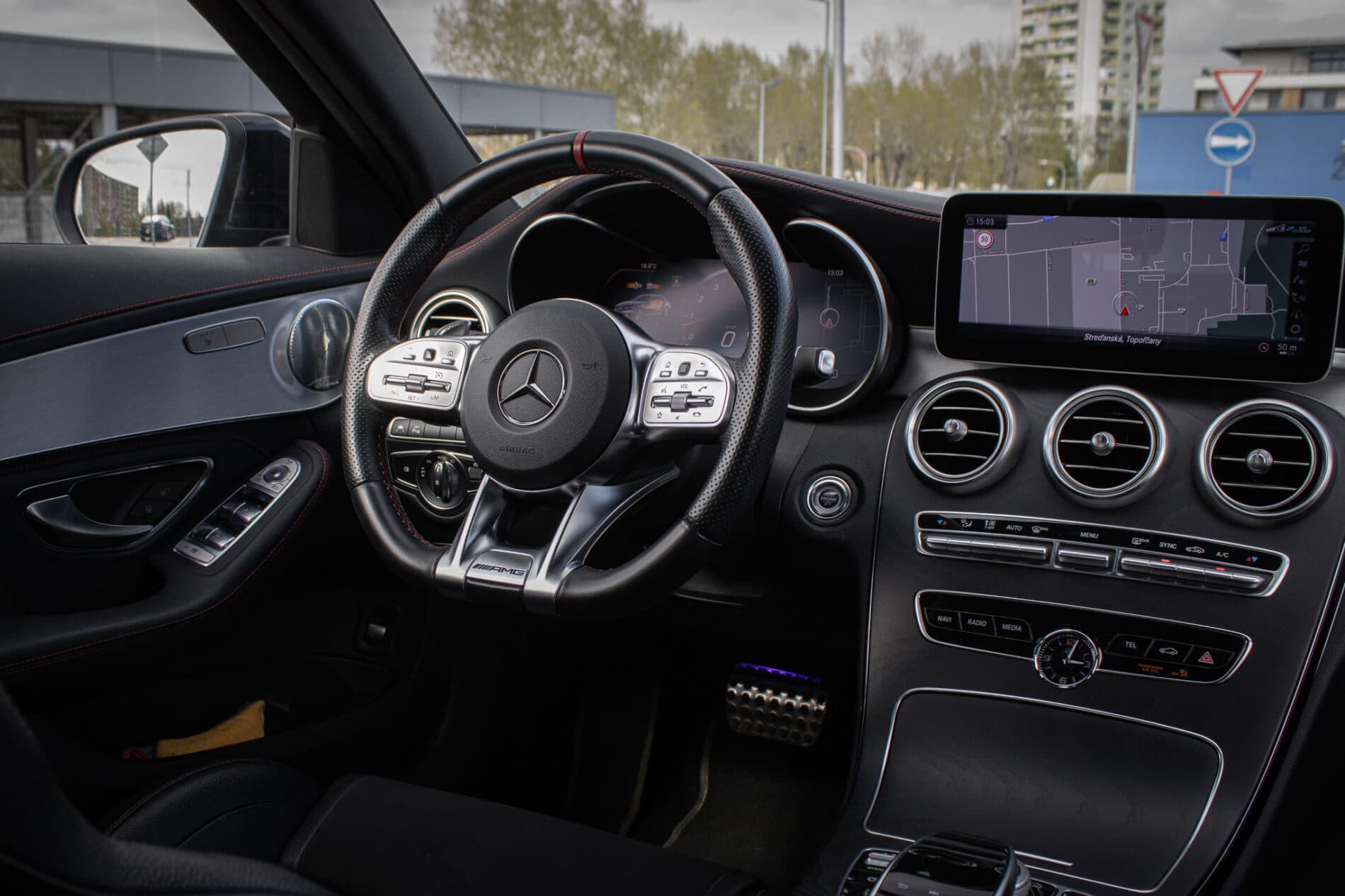 2019 Mercedes-Benz C 43 AMG, čierna sedan, 122 074 km