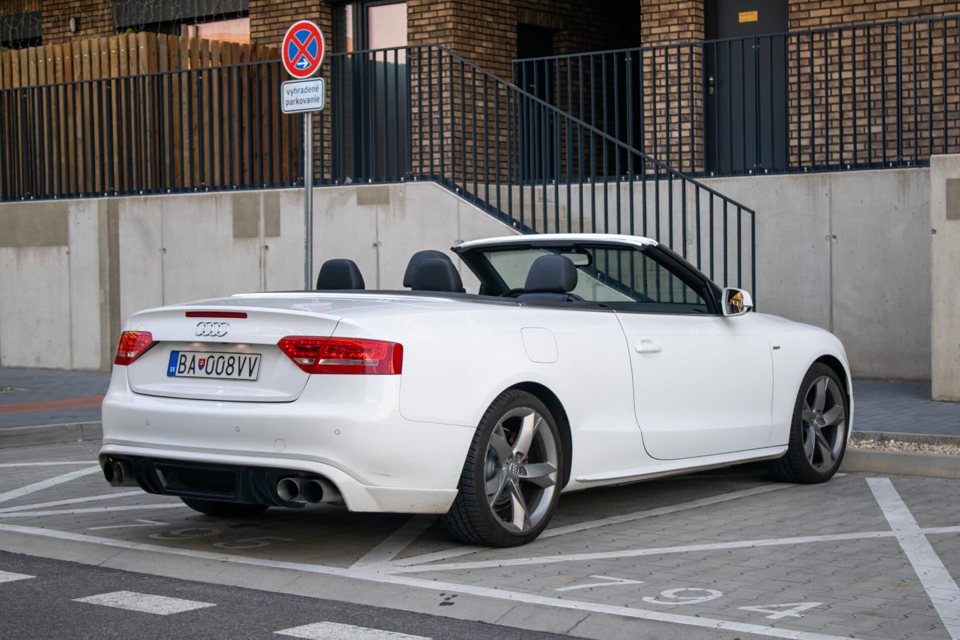 2009 AUDI A5, biela kabriolet, 123 385 km