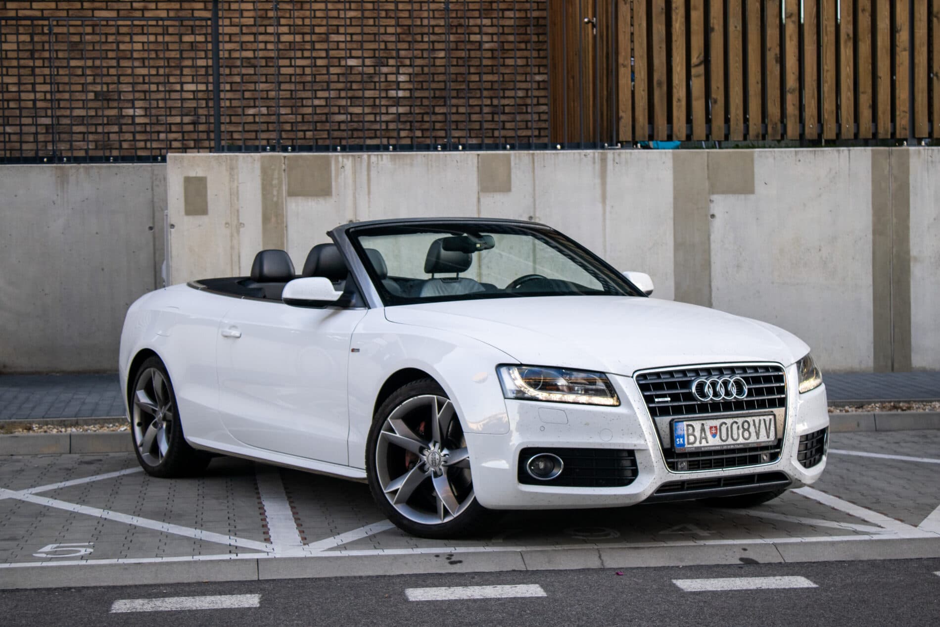 2009 AUDI A5, biela kabriolet, 123 385 km