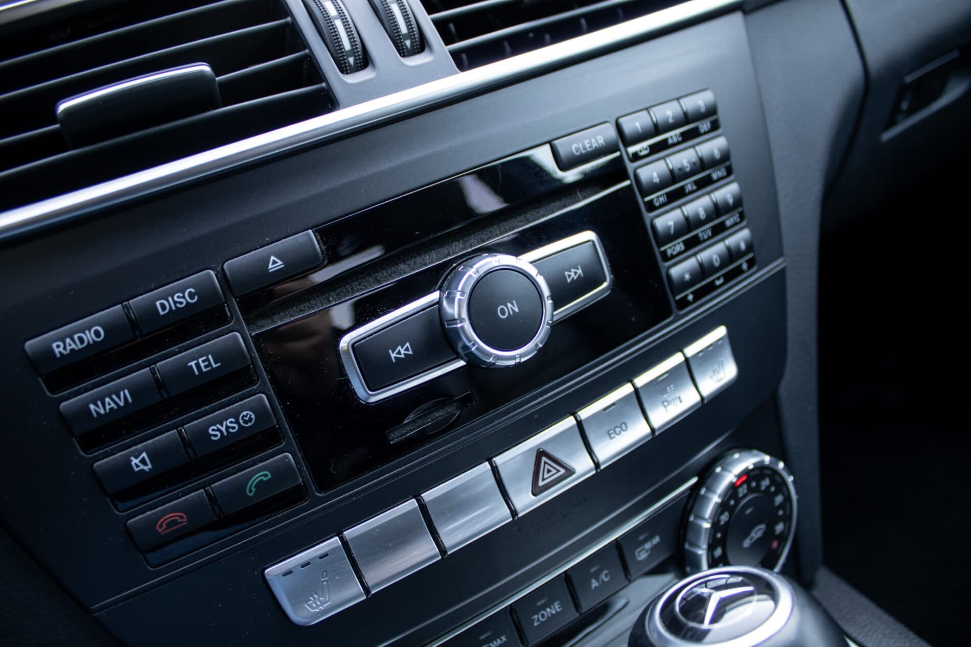 2014 Mercedes-Benz C 250d, strieborná kupé, 136 613 km