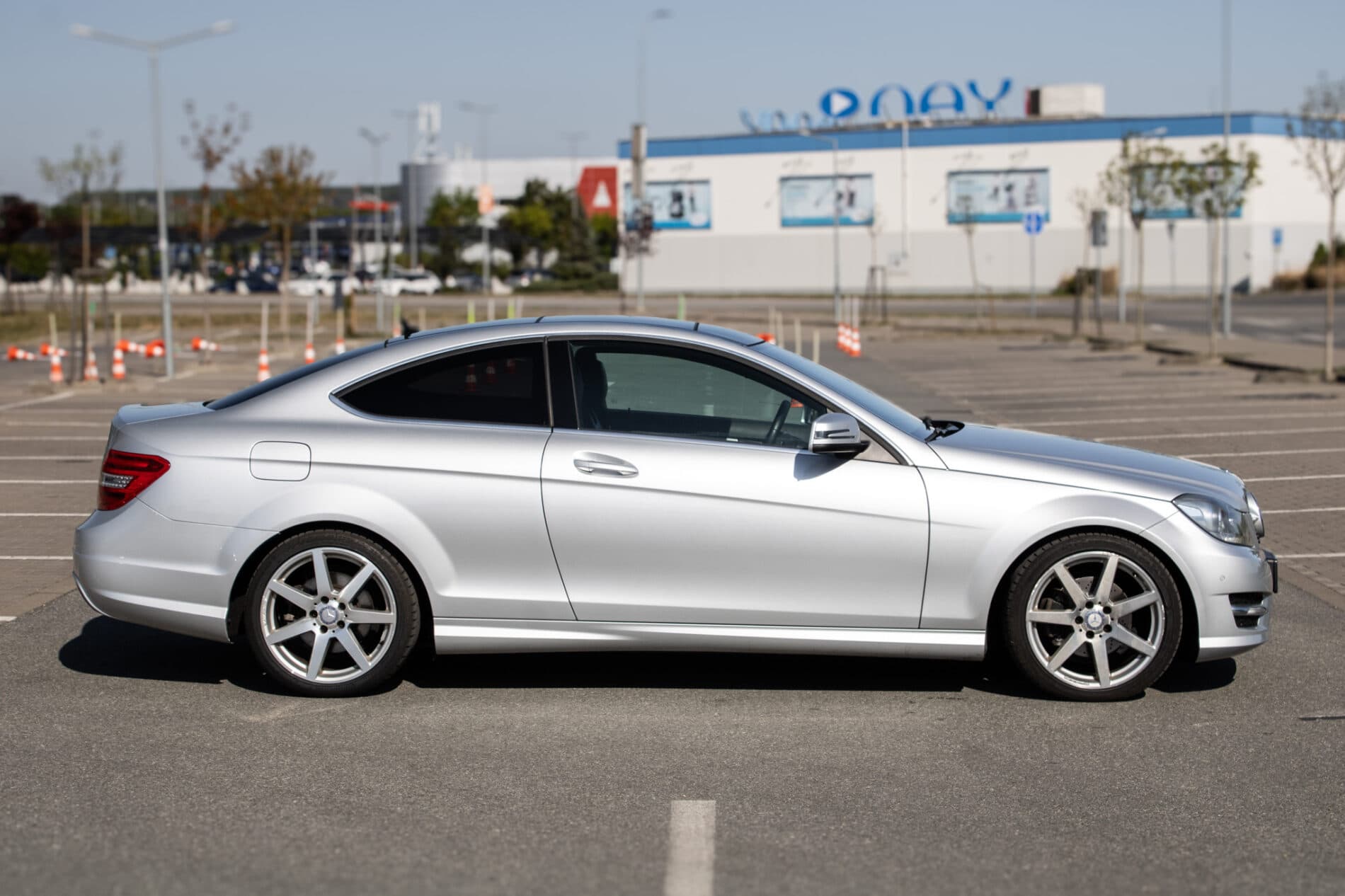 2014 Mercedes-Benz C 250d, strieborná kupé, 136 613 km