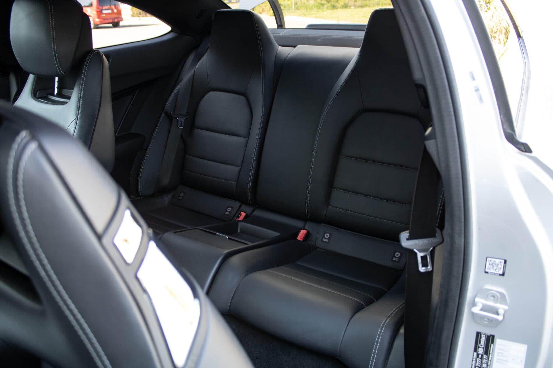 2014 Mercedes-Benz C 250d, strieborná kupé, 136 613 km