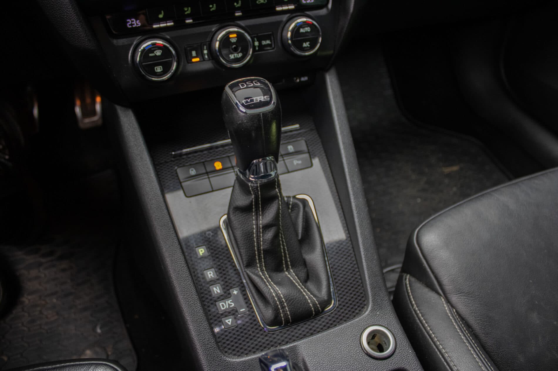2015 Skoda Octavia RS, čierna kombi, 312 500 km