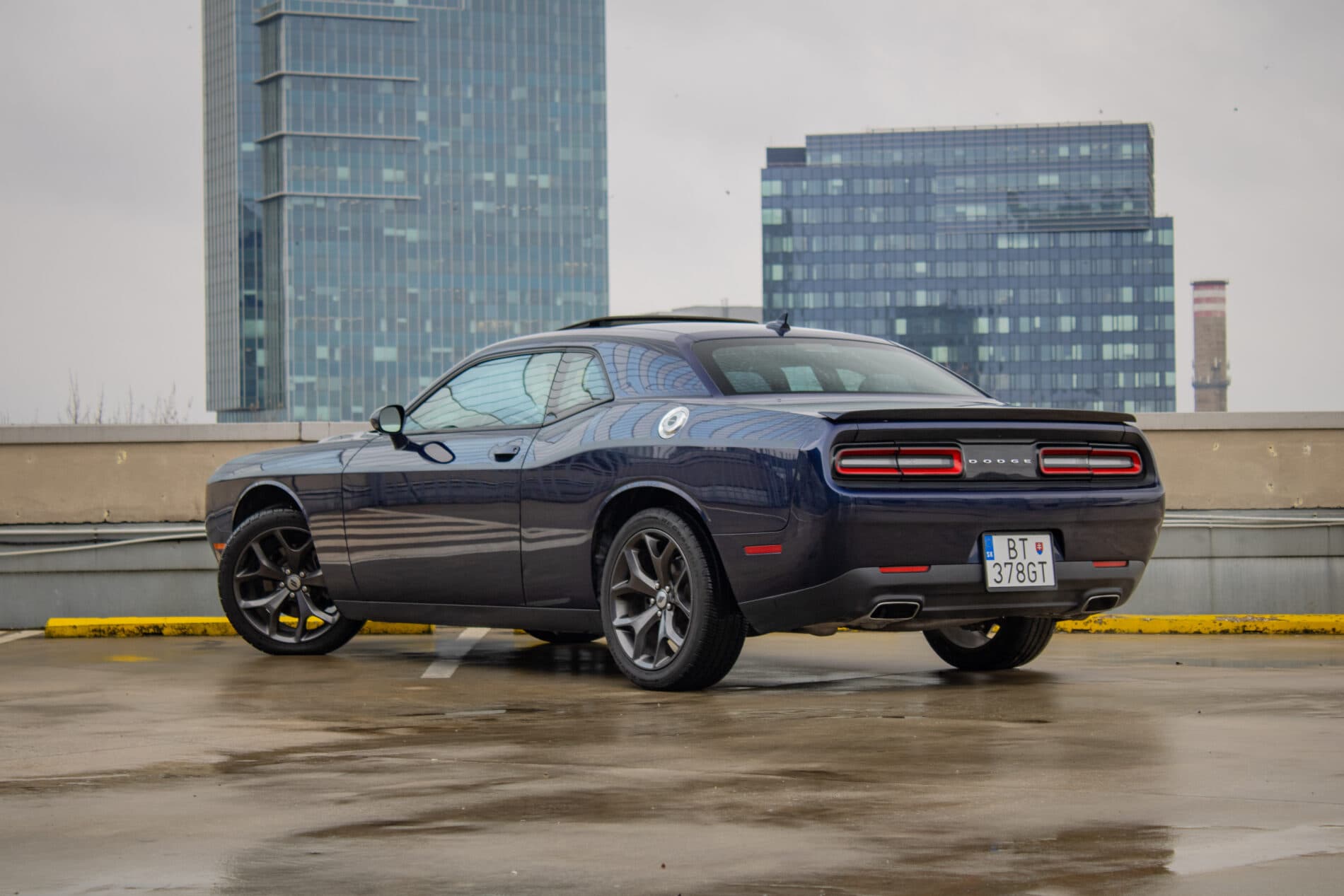 2015 Dodge Challenger, modrá kupé, 130 665 km