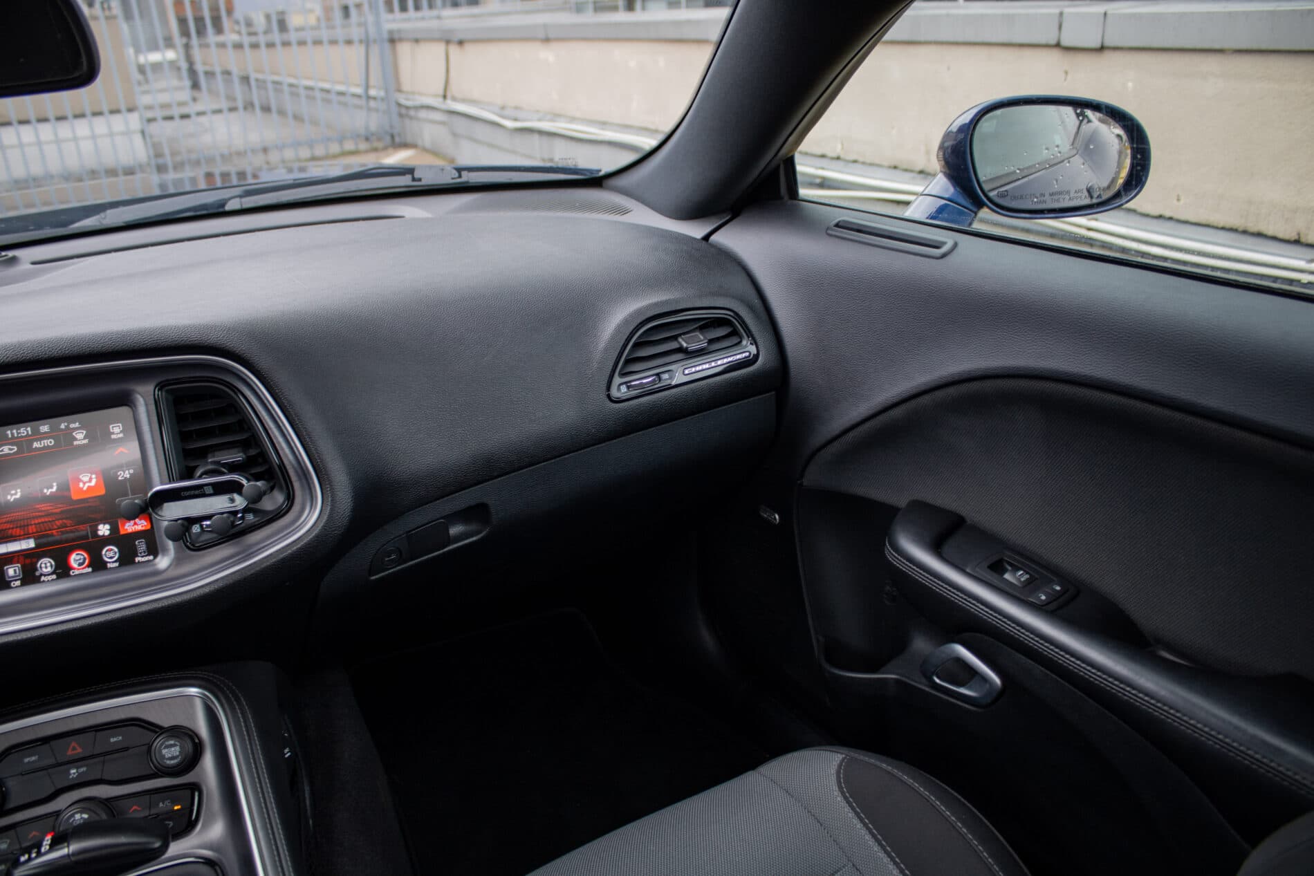 2015 Dodge Challenger, modrá kupé, 130 665 km