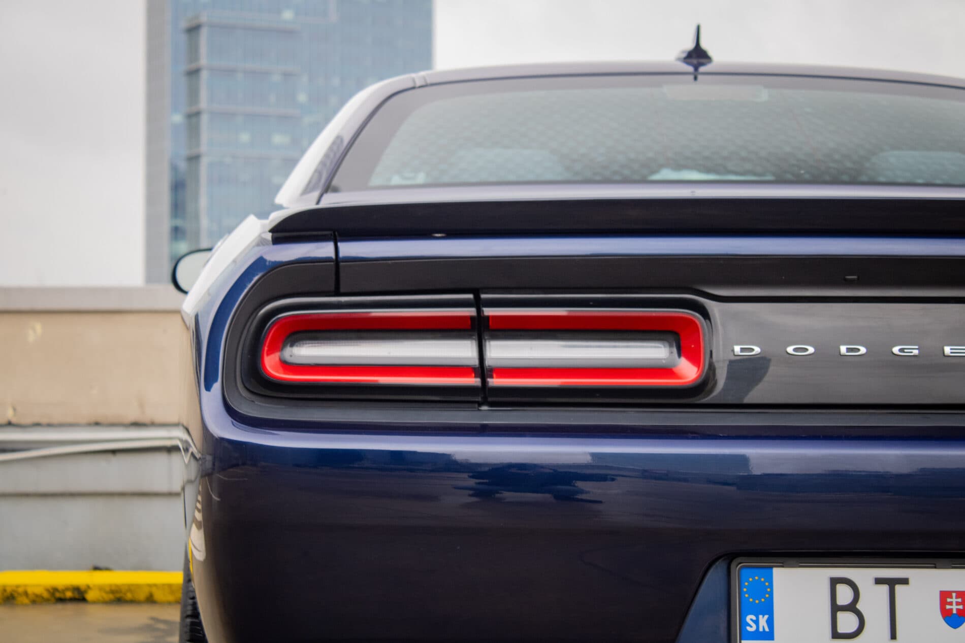 2015 Dodge Challenger, modrá kupé, 130 665 km