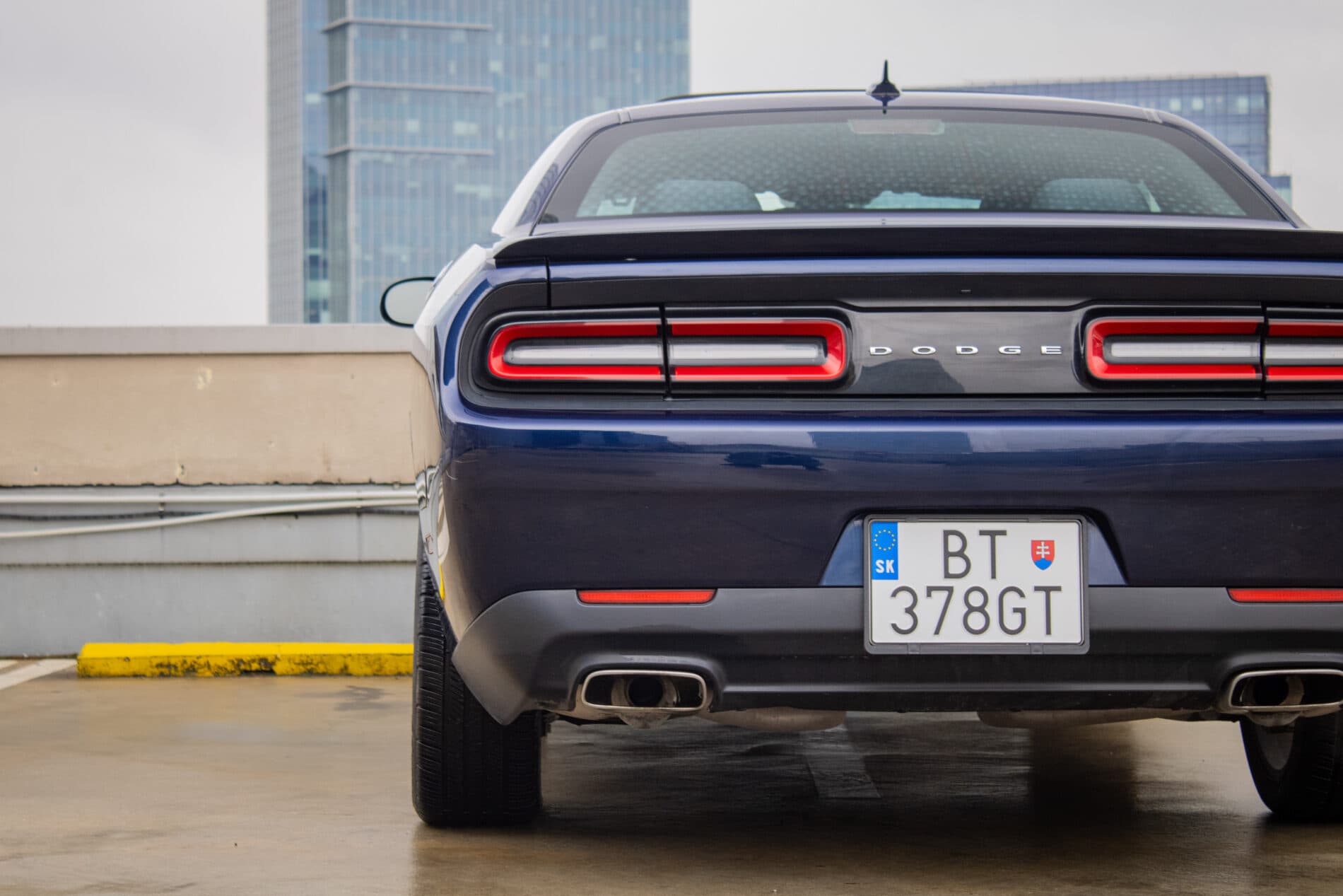 2015 Dodge Challenger, modrá kupé, 130 665 km